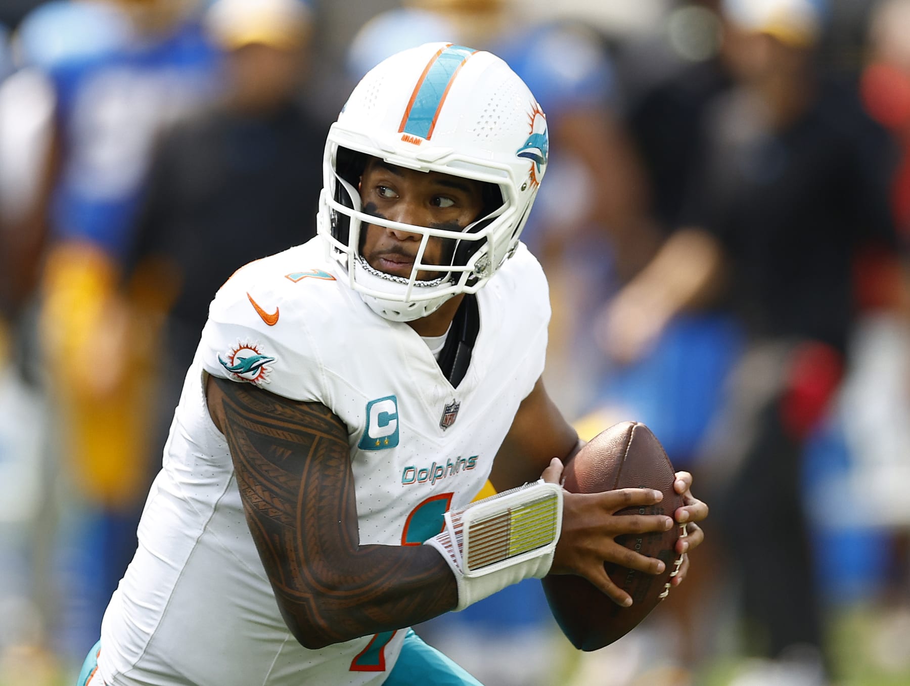 INGLEWOOD, CALIFORNIA - SEPTEMBER 10:   Tua Tagovailoa #1 of the Miami Dolphins at SoFi Stadium on September 10, 2023 in Inglewood, California. (Photo by Ronald Martinez/Getty Images)