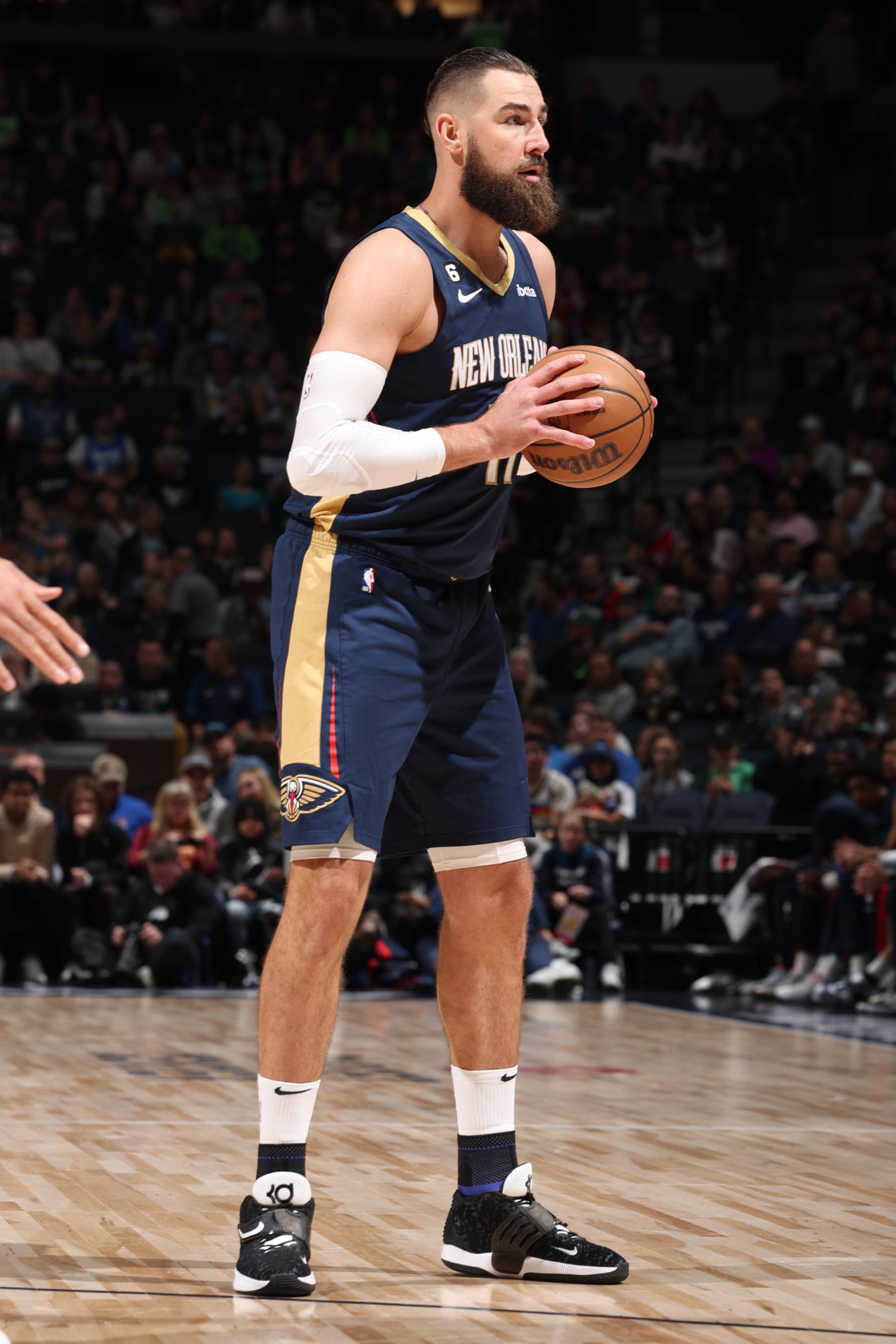 MINNEAPOLIS, MN -  APRIL 9: Jonas Valanciunas #17 of the New Orleans Pelicans handles the ball during the game against the Minnesota Timberwolves on April 9, 2023 at Target Center in Minneapolis, Minnesota. NOTE TO USER: User expressly acknowledges and agrees that, by downloading and or using this Photograph, user is consenting to the terms and conditions of the Getty Images License Agreement. Mandatory Copyright Notice: Copyright 2023 NBAE (Photo by David Sherman/NBAE via Getty Images)