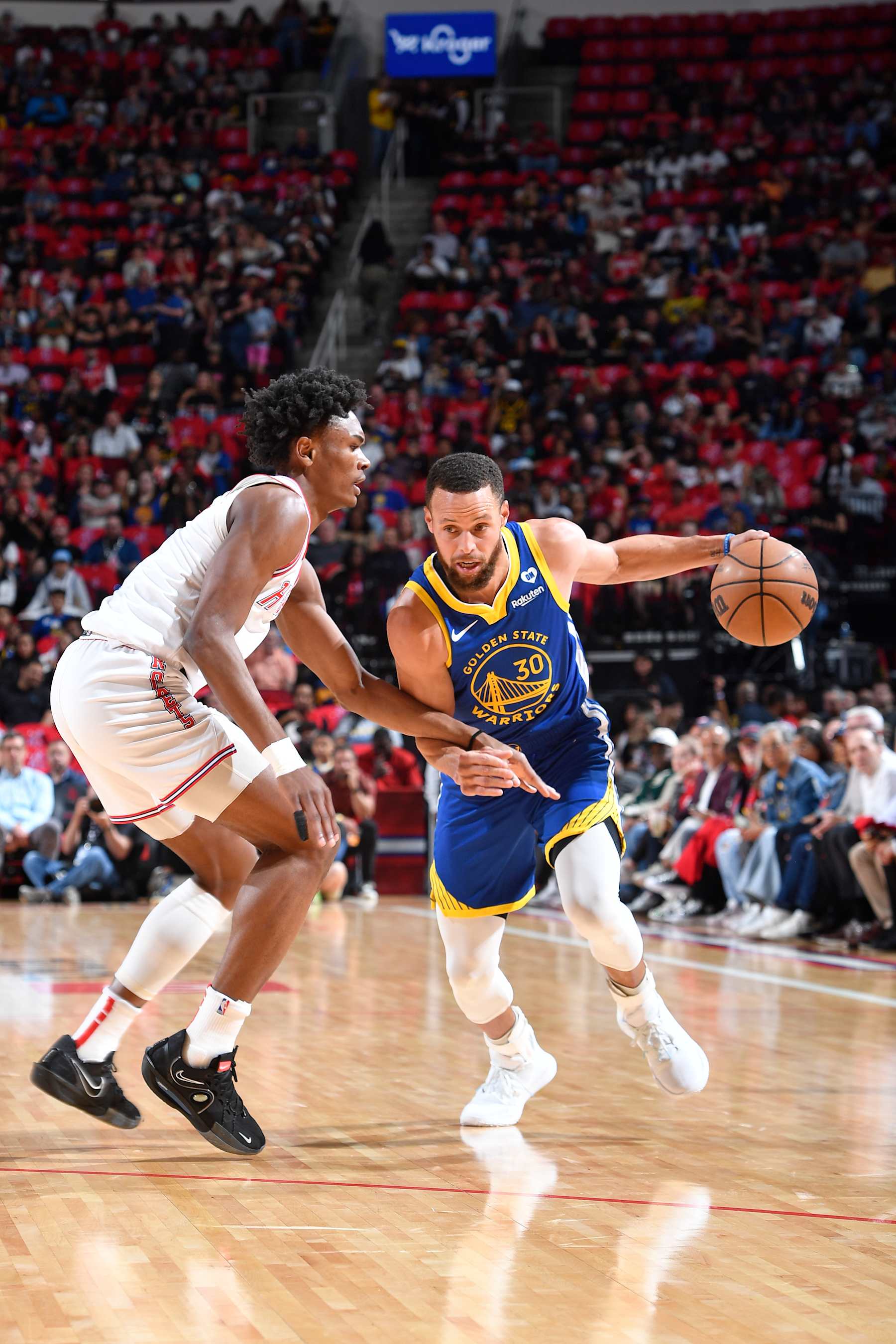 HOUSTON, TX - APRIL 4: Stephen Curry #30 of the Golden State Warriors dribbles the ball during the game against the Houston Rockets on April 4, 2024 at the Toyota Center in Houston, Texas. NOTE TO USER: User expressly acknowledges and agrees that, by downloading and or using this photograph, User is consenting to the terms and conditions of the Getty Images License Agreement. Mandatory Copyright Notice: Copyright 2024 NBAE (Photo by Logan Riely/NBAE via Getty Images)