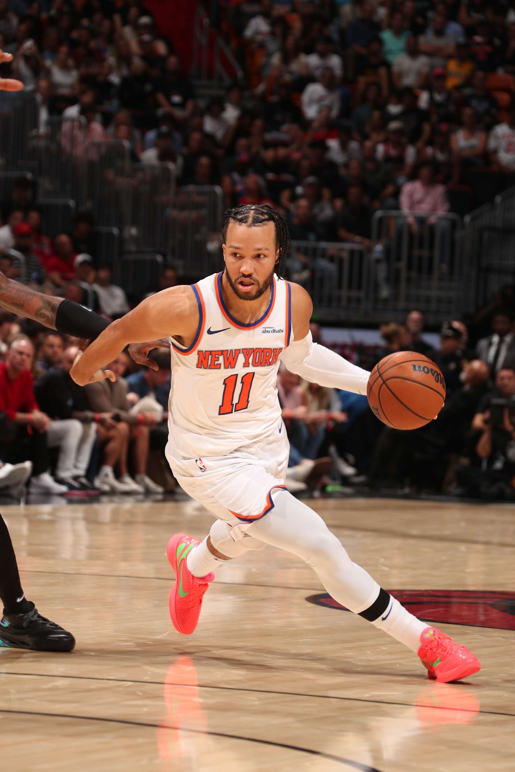 MIAMI, FL - OCTOBER 30: Jalen Brunson #11 of the New York Knicks dribbles the ball during the game against the Miami Heat on October 30, 2024 at Kaseya Center in Miami, Florida. NOTE TO USER: User expressly acknowledges and agrees that, by downloading and or using this Photograph, user is consenting to the terms and conditions of the Getty Images License Agreement. Mandatory Copyright Notice: Copyright 2024 NBAE (Photo by Issac Baldizon/NBAE via Getty Images)