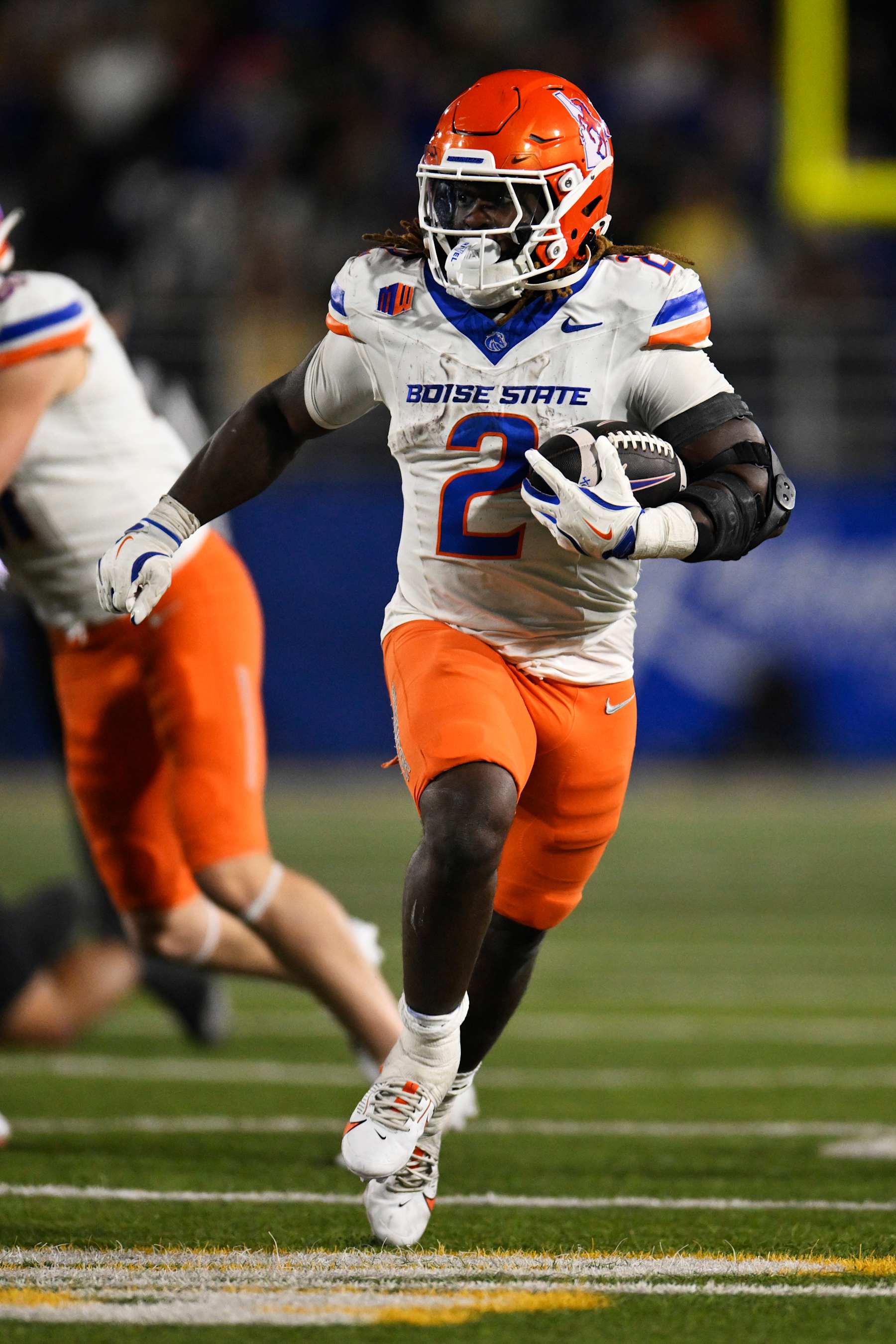 SAN JOSE, CALIFORNIA - NOVEMBER 16: Ashton Jeanty #2 of the Boise State Broncos runs the ball during a game against the San Jose State Spartans in the third quarter at CEFCU Stadium on November 16, 2024 in San Jose, California.  (Photo by Eakin Howard/Getty Images)