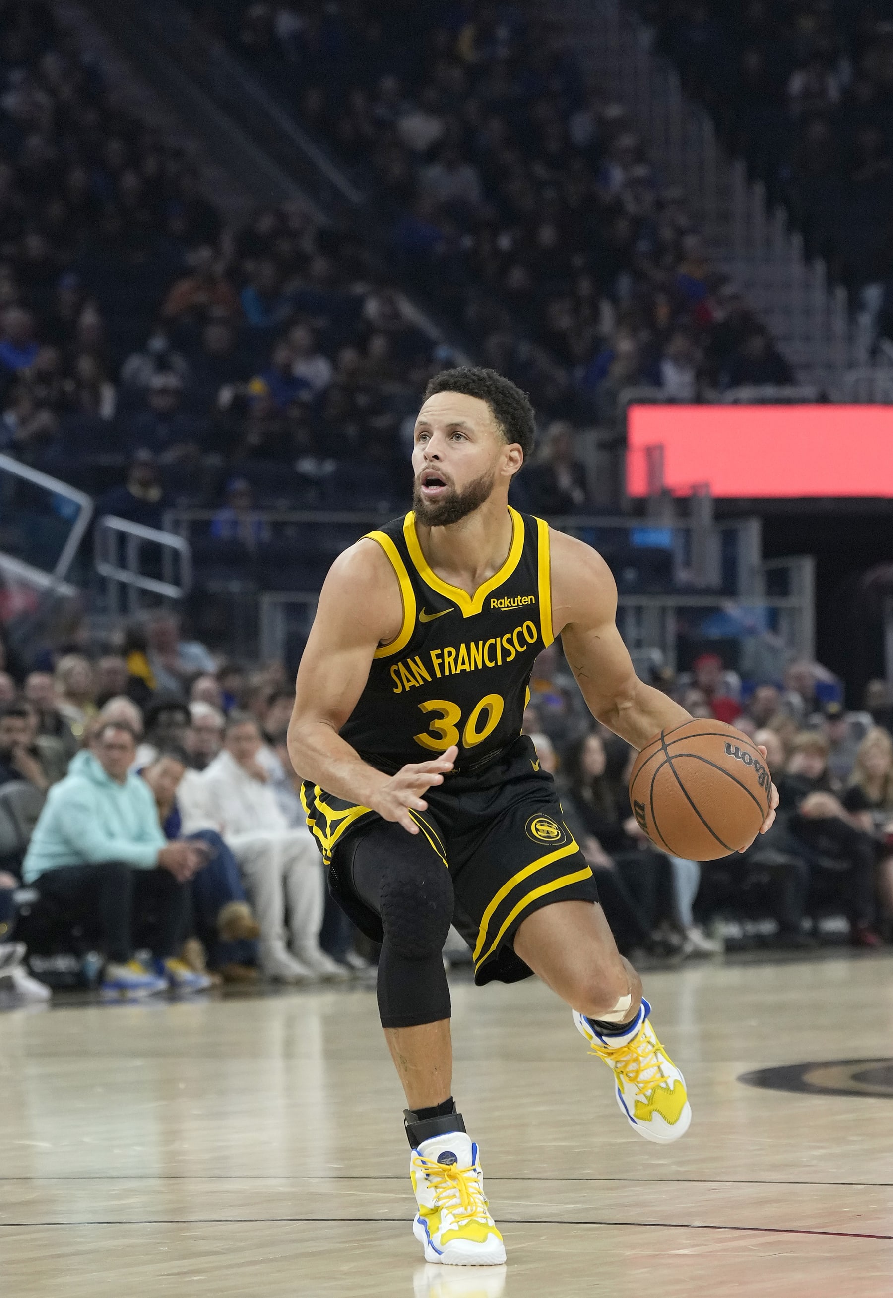 SAN FRANCISCO, CALIFORNIA - DECEMBER 16: Stephen Curry #30 of the Golden State Warriors looks to shoot the ball against the Brooklyn Nets during the first quarter of an NBA basketball game at Chase Center on December 16, 2023 in San Francisco, California. NOTE TO USER: User expressly acknowledges and agrees that, by downloading and or using this photograph, User is consenting to the terms and conditions of the Getty Images License Agreement. (Photo by Thearon W. Henderson/Getty Images)