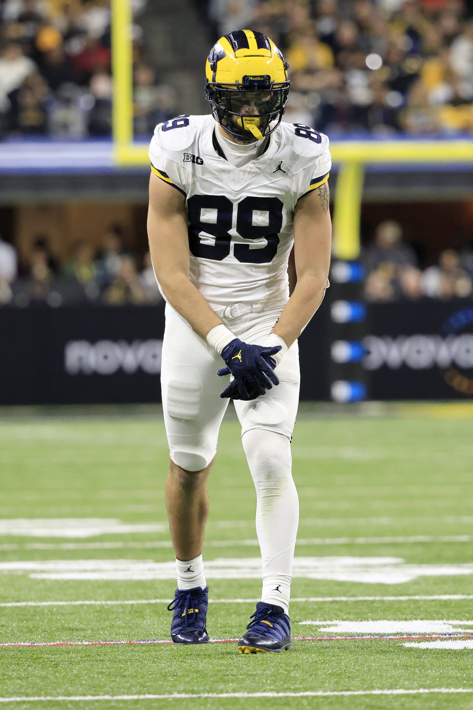 INDIANAPOLIS, INDIANA - DECEMBER 02: AJ Barner #89 of the Michigan Wolverines lines up in the game against the Iowa Hawkeyes during the Big Ten Championship at Lucas Oil Stadium on December 02, 2023 in Indianapolis, Indiana. (Photo by Justin Casterline/Getty Images)