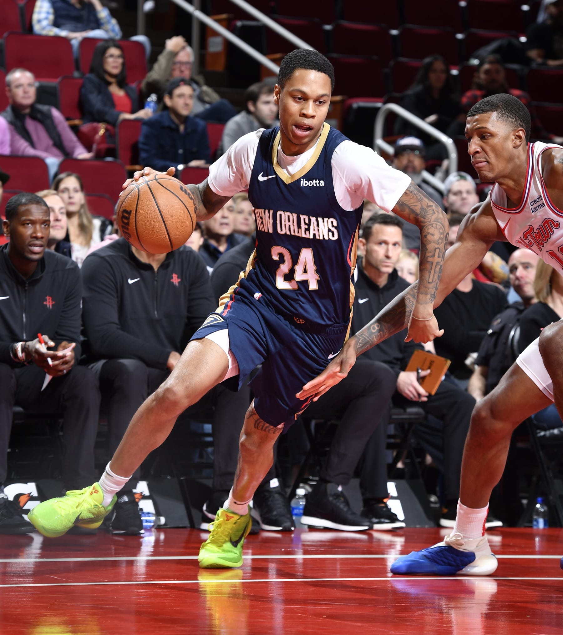 HOUSTON, TX - NOVEMBER 10:   Jordan Hawkins #24 of the New Orleans Pelicans dribbles the ball against the Houston Rockets during the In-Season Tournament game on November 10, 2023 at the Toyota Center in Houston, Texas. NOTE TO USER: User expressly acknowledges and agrees that, by downloading and or using this photograph, User is consenting to the terms and conditions of the Getty Images License Agreement. Mandatory Copyright Notice: Copyright 2023 NBAE (Photo by Logan Riely/NBAE via Getty Images)