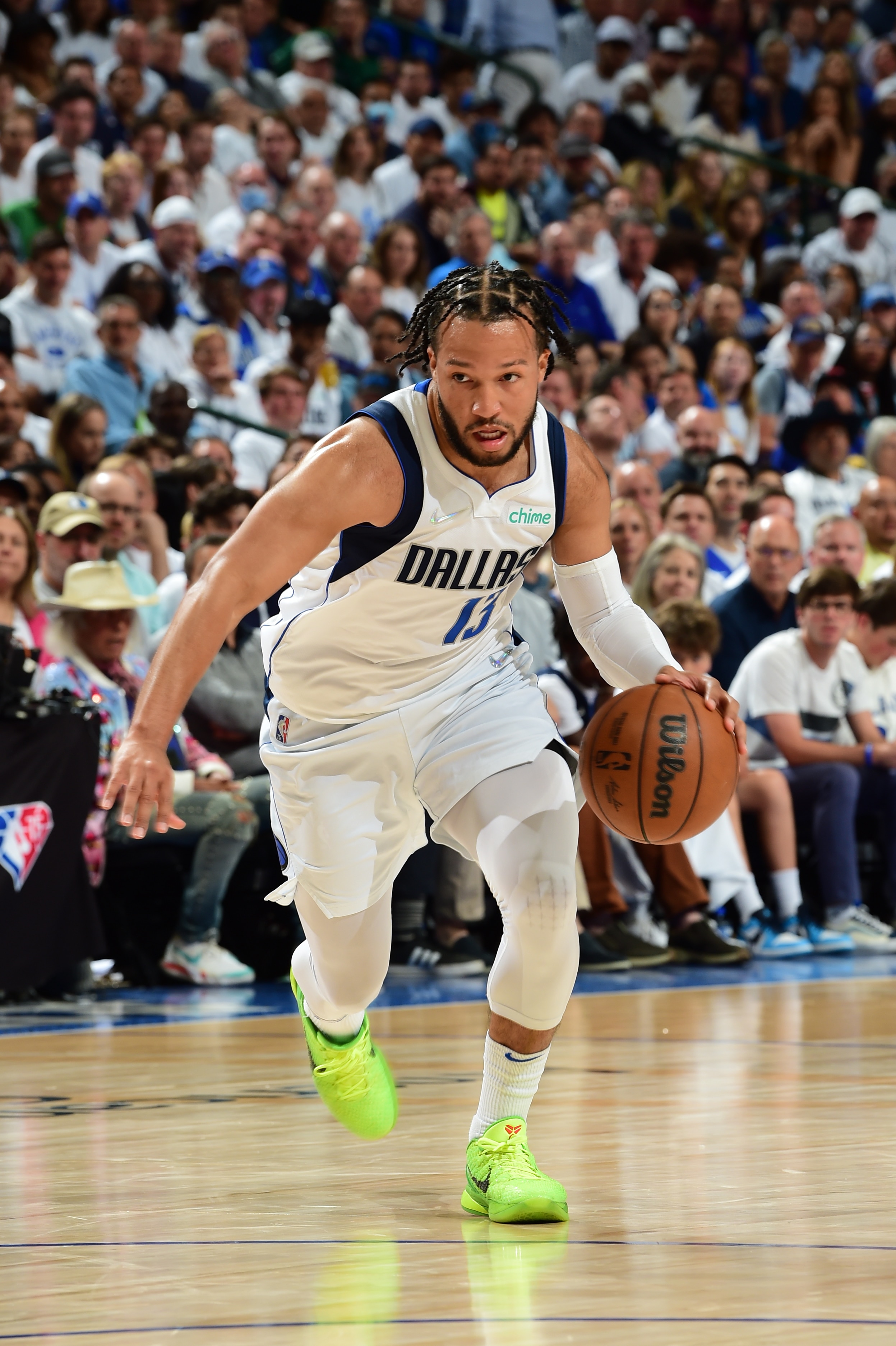DALLAS, TX - MAY 24: Jalen Brunson #13 of the Dallas Mavericks drives to the basket against the Golden State Warriors during Game 4 of the 2022 NBA Playoffs Western Conference Finals  on May 24, 2022 at the American Airlines Center in Dallas, Texas. NOTE TO USER: User expressly acknowledges and agrees that, by downloading and or using this photograph, User is consenting to the terms and conditions of the Getty Images License Agreement. Mandatory Copyright Notice: Copyright 2022 NBAE (Photo by Noah Graham/NBAE via Getty Images)