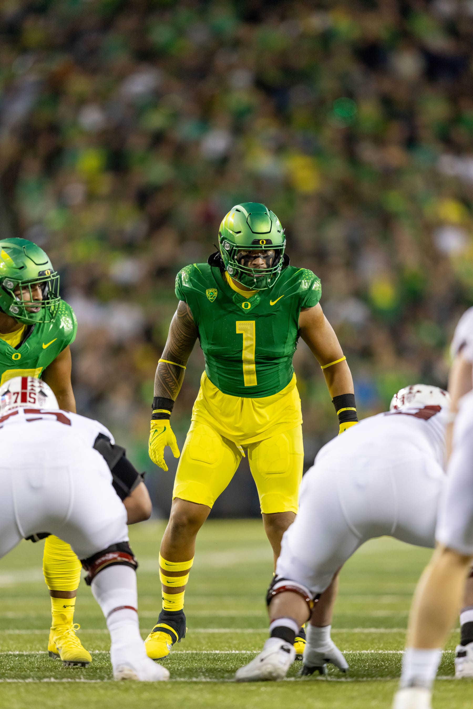 Oregon linebacker Noah Sewell