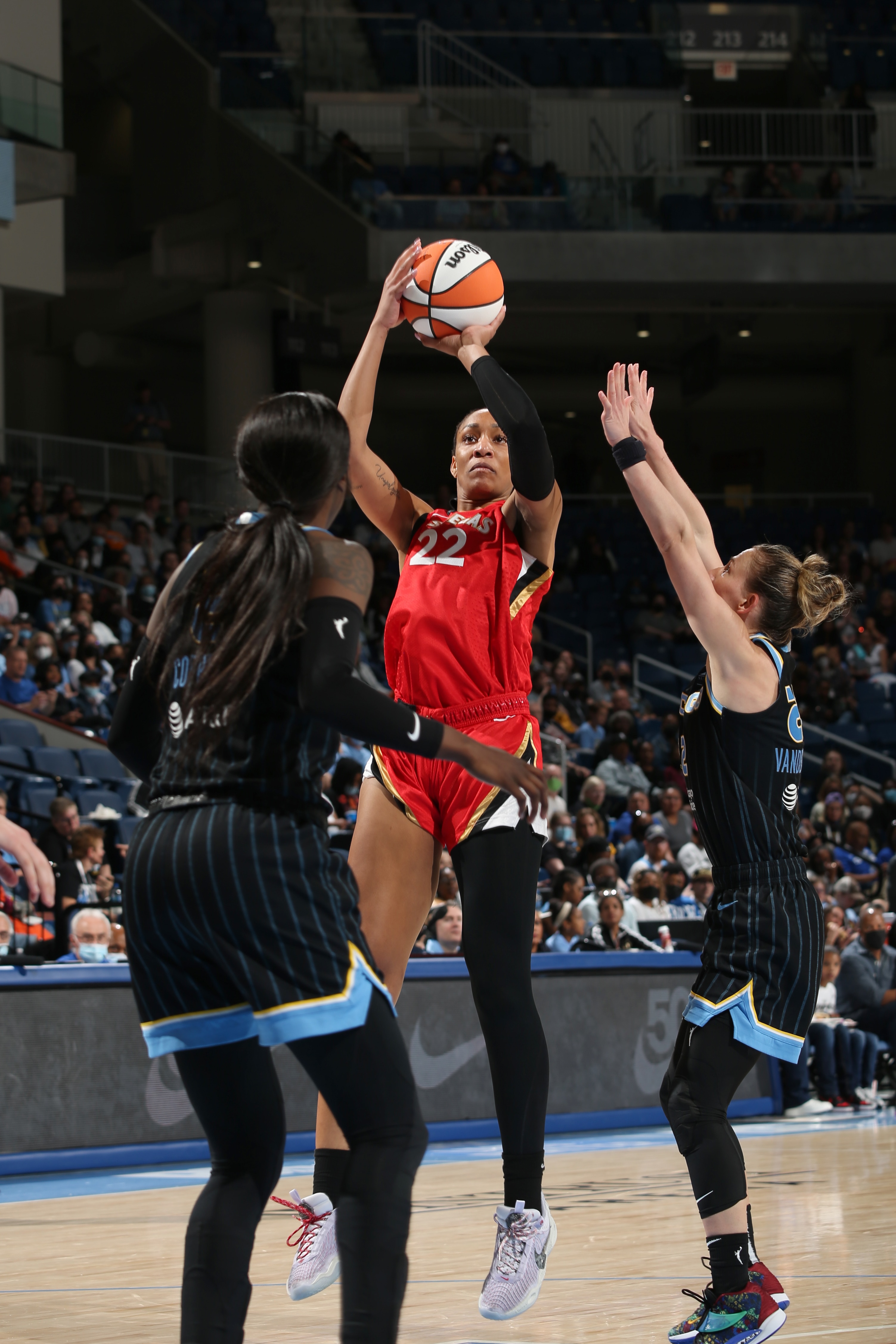 CHICAGO, IL - MAY 28: A'ja Wilson #22 of the Las Vegas Aces shoots the ball during the game against the Chicago Sky on May 28, 2022 at Wintrust Arena in Chicago, Illinois. NOTE TO USER: User expressly acknowledges and agrees that, by downloading and or using this photograph, User is consenting to the terms and conditions of the Getty Images License Agreement. Mandatory Copyright Notice: Copyright 2022 NBAE (Photo by Gary Dineen/NBAE via Getty Images)