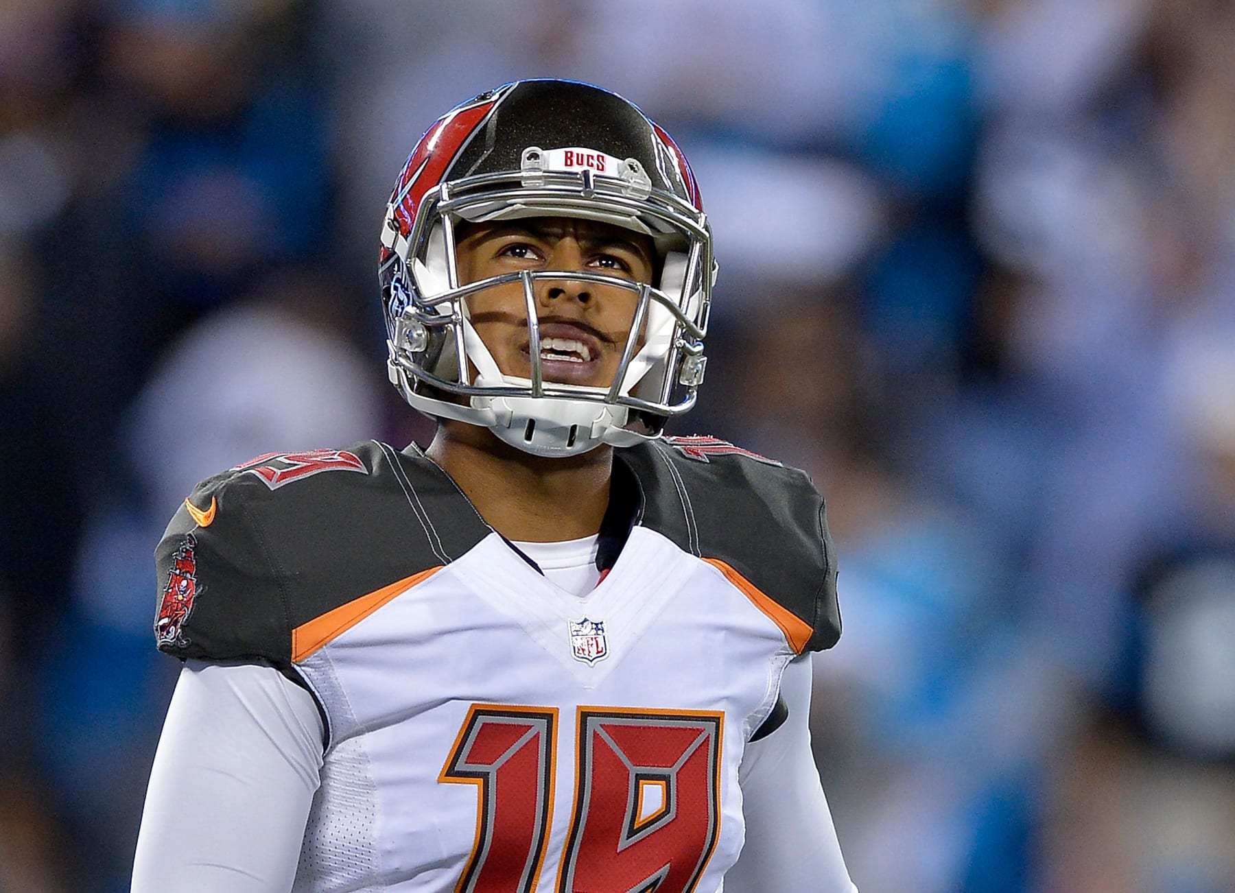 CHARLOTTE, NC - OCTOBER 10:  Roberto Aguayo #19 of the Tampa Bay Buccaneers reacts after missinf a field goal against the Carolina Panthers during the game at Bank of America Stadium on October 10, 2016 in Charlotte, North Carolina.  (Photo by Grant Halverson/Getty Images)