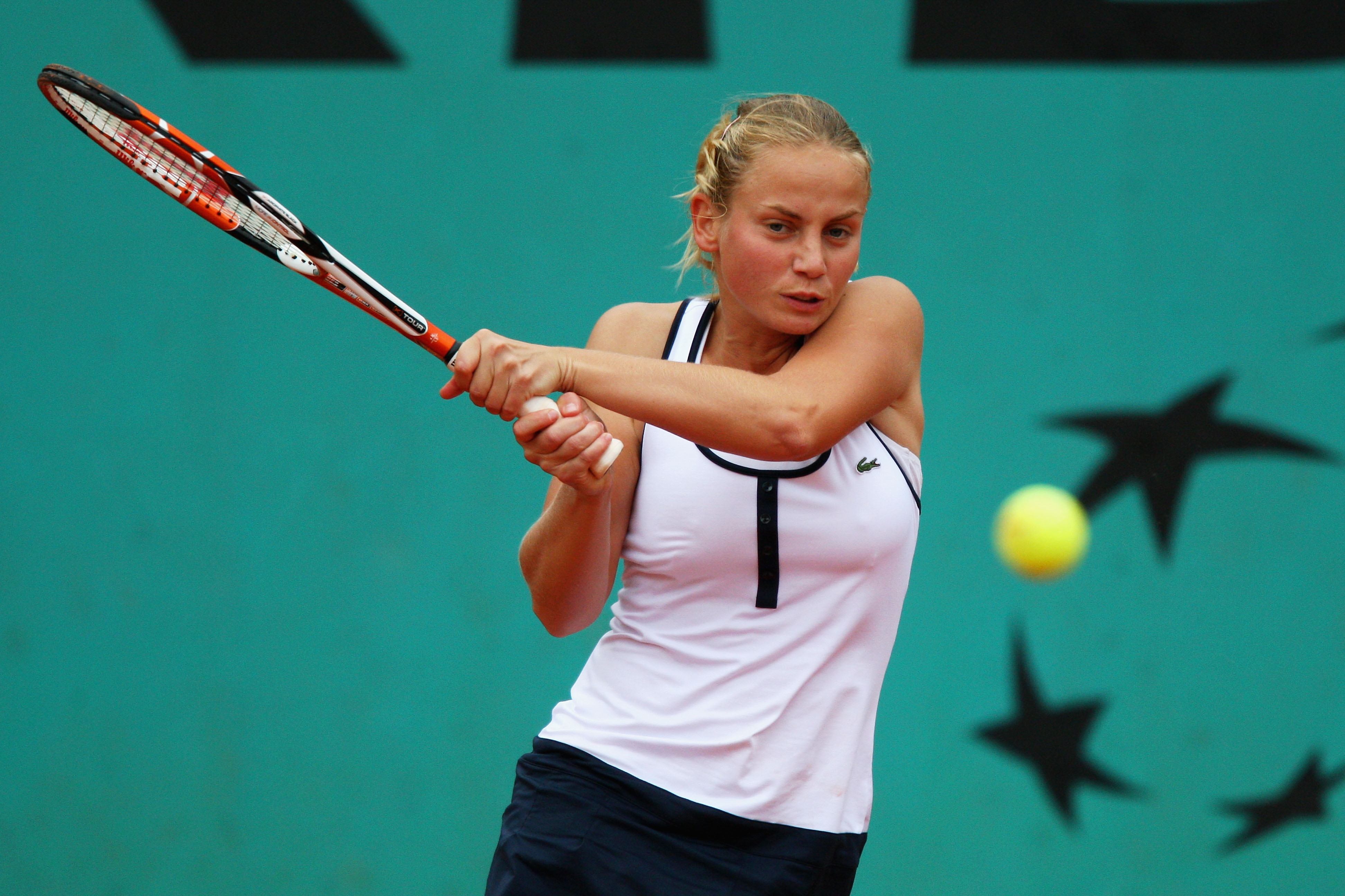 PARIS - MAY 28:  Jelena Dokic of Australia hits a backhand during her Women's Singles Second Round match against Elena Dementieva of Russia on day five of the French Open at Roland Garros on May 28, 2009 in Paris, France.  (Photo by Ryan Pierse/Getty Images)