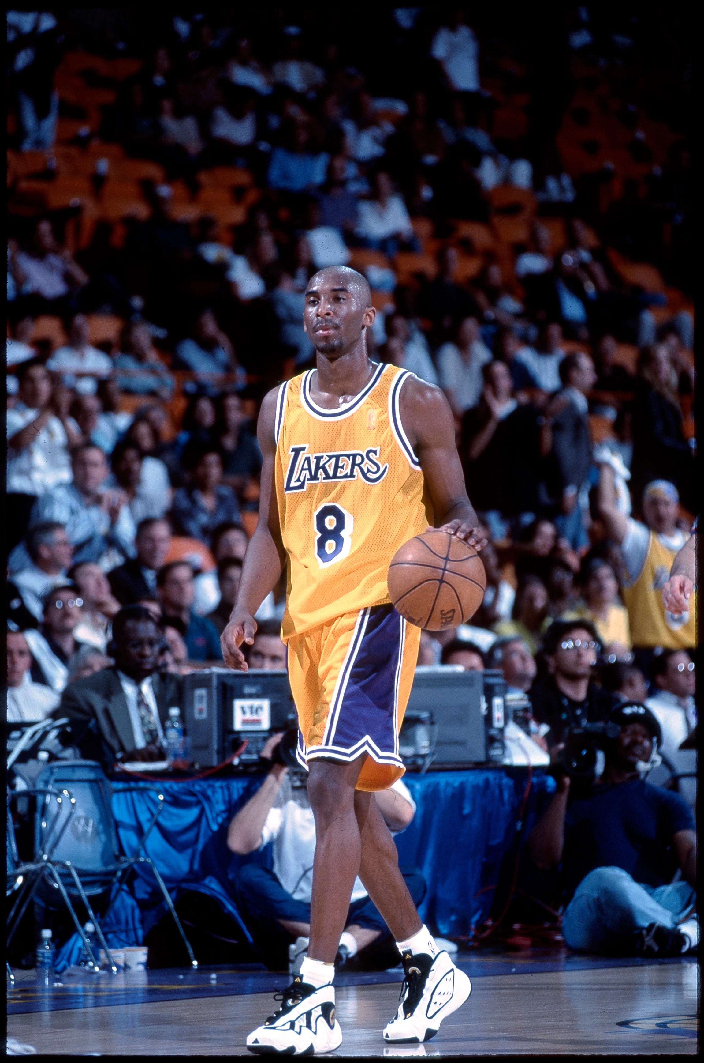 1996: Rookie Kobe Bryant of the Los Angeles Lakers dribbles during a game at the Great Western Forum in Inglewood, CA. (Photo by Icon Sportswire)