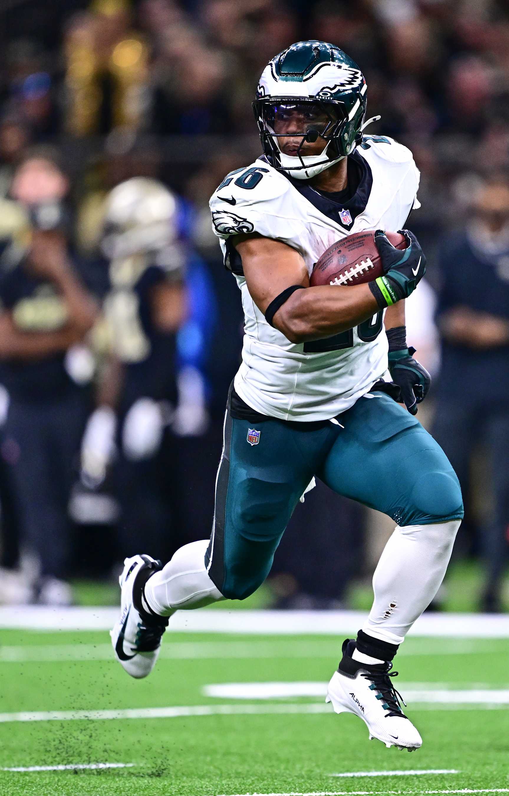 NEW ORLEANS, LOUISIANA - SEPTEMBER 22: Saquon Barkley #26 of the Philadelphia Eagles runs for a touchdown against the New Orleans Saints during the fourth quarter at Caesars Superdome on September 22, 2024 in New Orleans, Louisiana. (Photo by Gus Stark/Getty Images)
