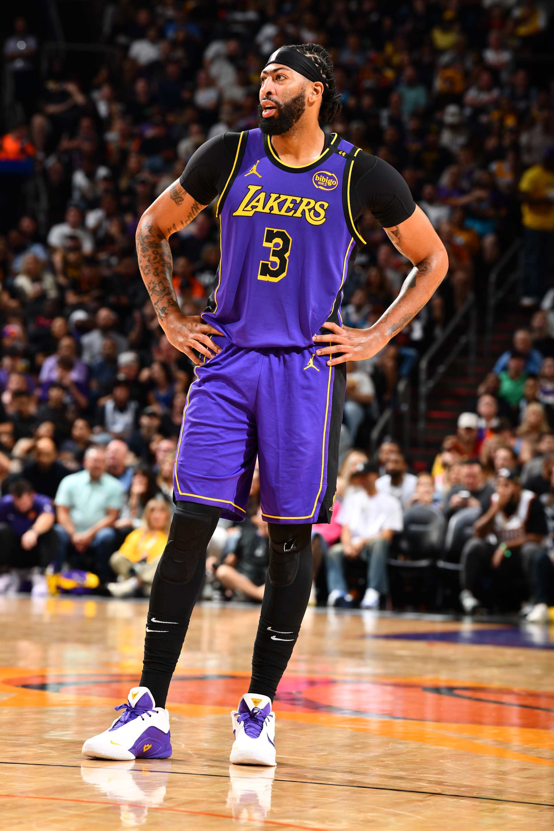 PHOENIX, AZ - OCTOBER 28: Anthony Davis #3 of the Los Angeles Lakers looks on during the game against the Phoenix Suns on October 28, 2024 at Footprint Center in Phoenix, Arizona. NOTE TO USER: User expressly acknowledges and agrees that, by downloading and or using this photograph, user is consenting to the terms and conditions of the Getty Images License Agreement. Mandatory Copyright Notice: Copyright 2024 NBAE (Photo by Barry Gossage/NBAE via Getty Images)