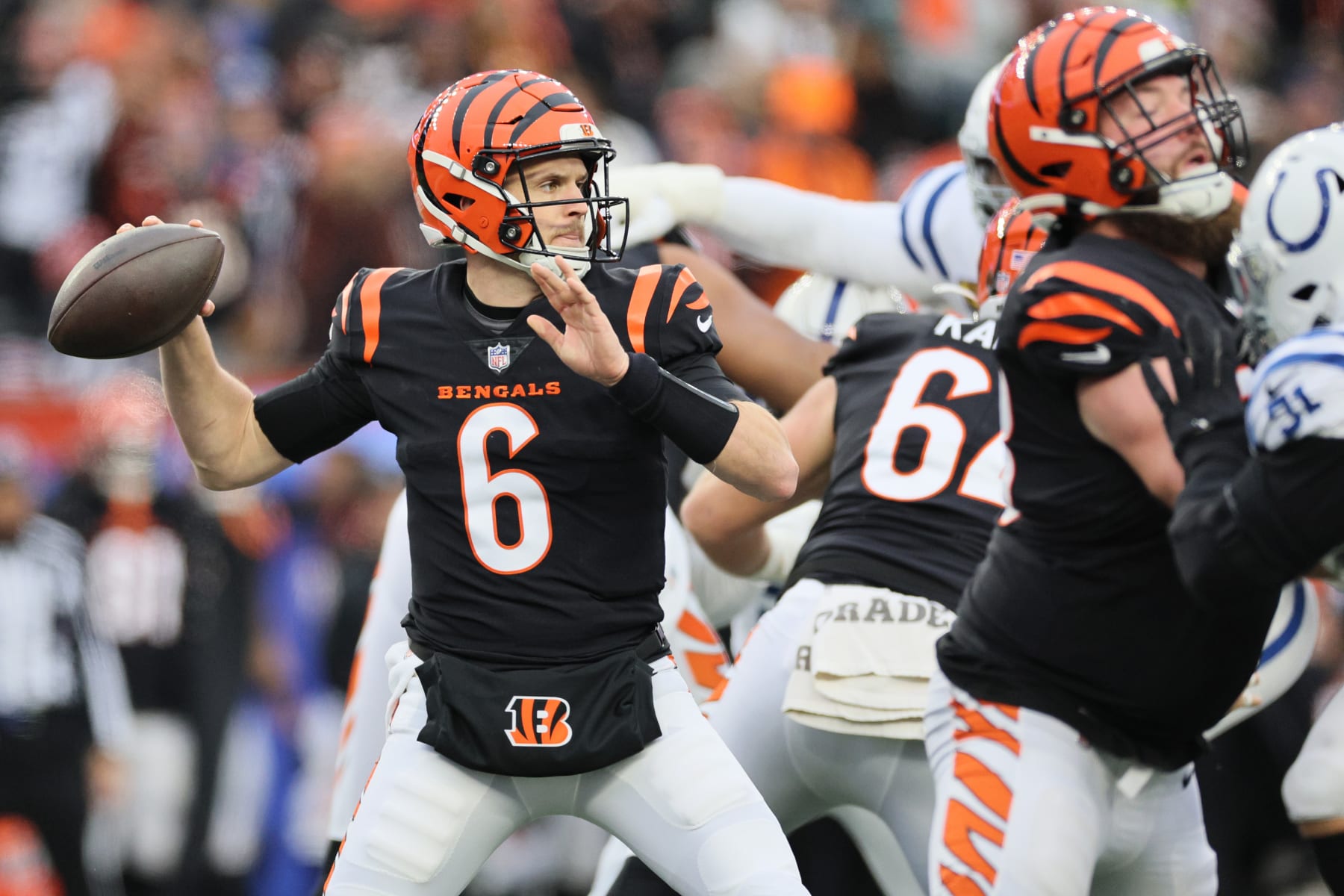 CINCINNATI, OHIO - DECEMBER 10: 
Jake Browning #6 of the Cincinnati Bengals throws during the first half of the game against the Indianapolis Colts at Paycor Stadium on December 10, 2023 in Cincinnati, Ohio. (Photo by Andy Lyons/Getty Images)