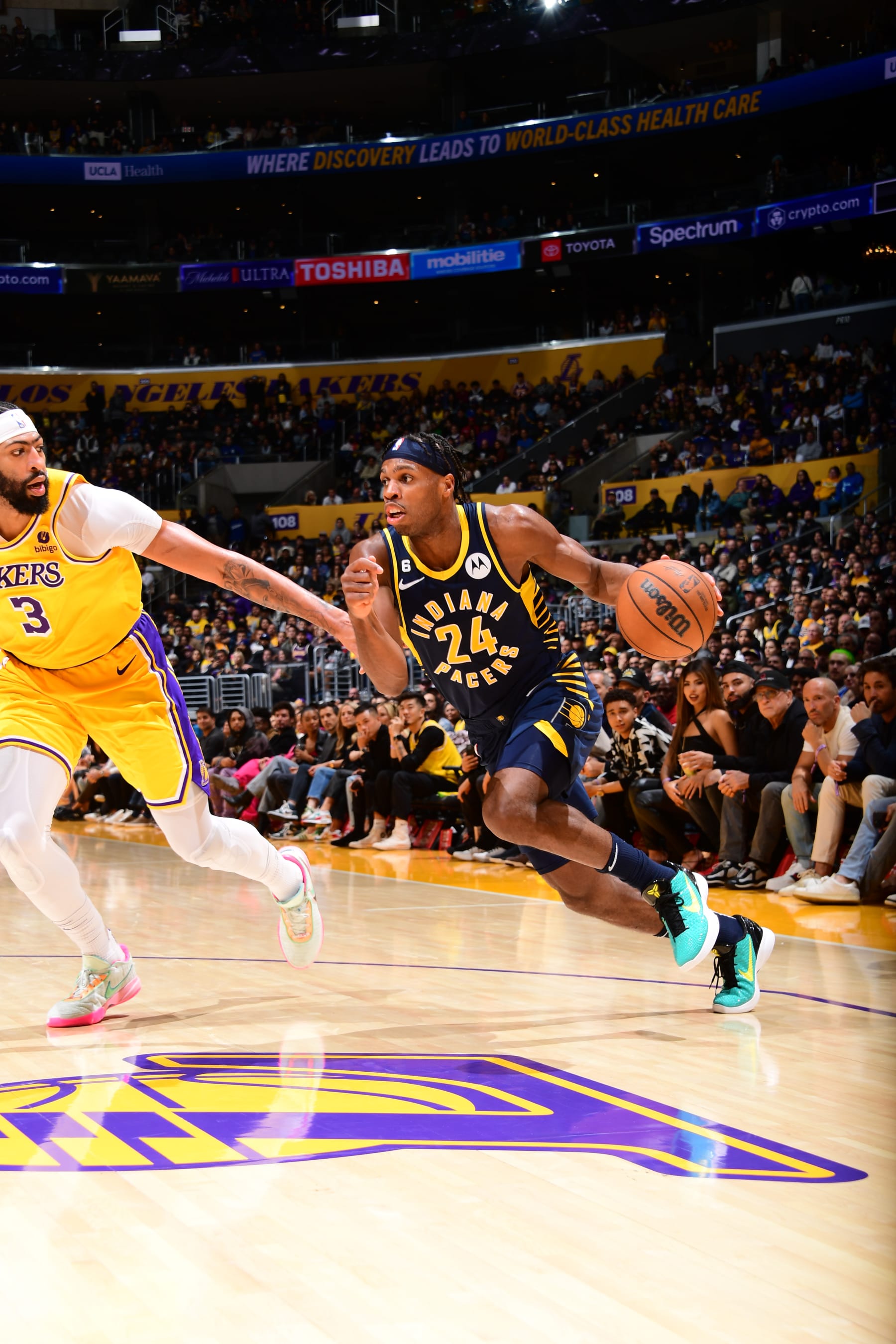 LOS ANGELES, CA - NOVEMBER 28: Buddy Hield #24 of the Indiana Pacers drives to the basket during the game against the Los Angeles Lakers on November 28, 2022 at Crypto.Com Arena in Los Angeles, California. NOTE TO USER: User expressly acknowledges and agrees that, by downloading and/or using this Photograph, user is consenting to the terms and conditions of the Getty Images License Agreement. Mandatory Copyright Notice: Copyright 2022 NBAE (Photo by Adam Pantozzi/NBAE via Getty Images)