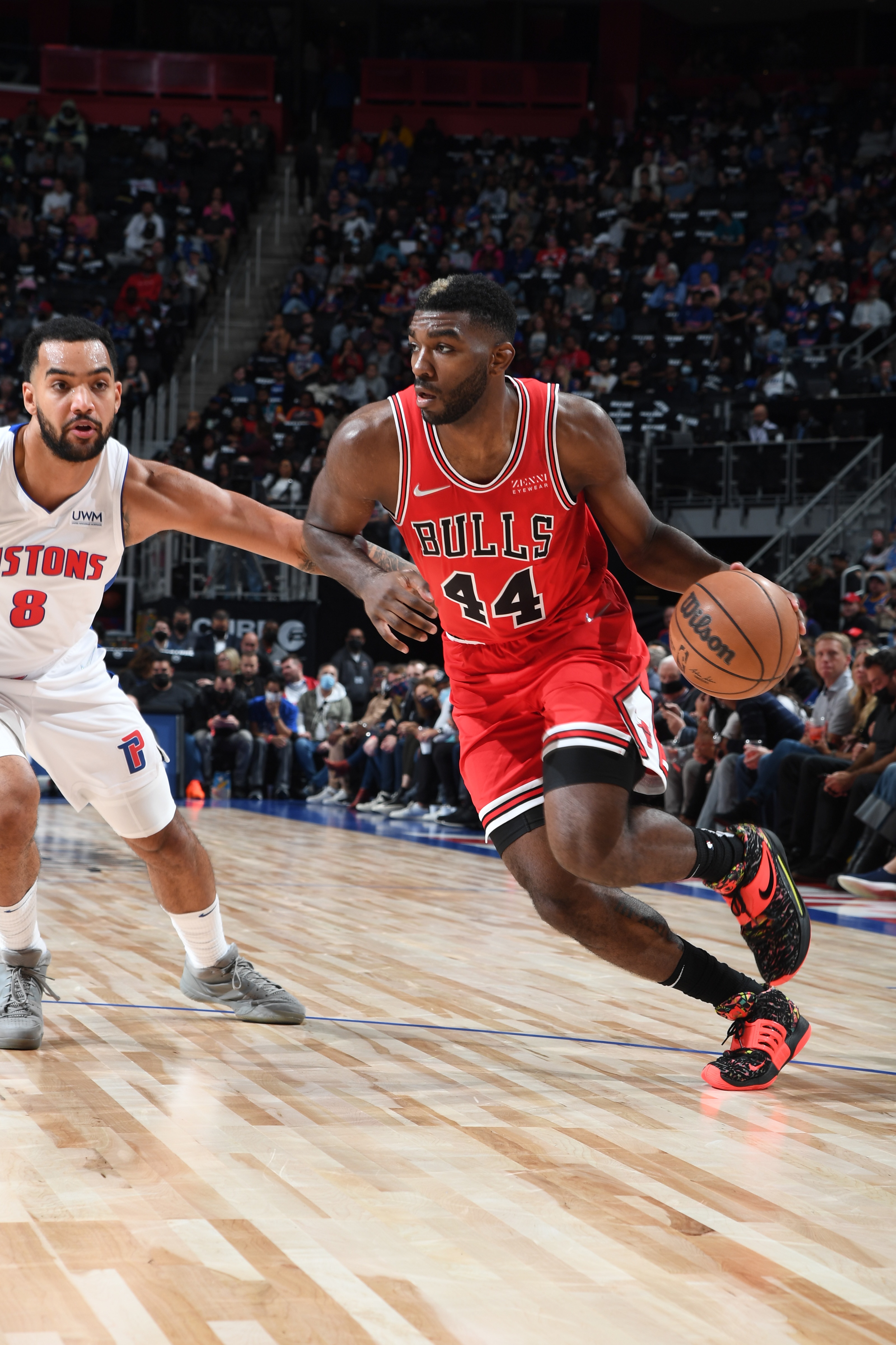 DETROIT, MI - OCTOBER 20: Patrick Williams #44 of the Chicago Bulls drives to the basket against the Detroit Pistons on October 20, 2021 at Little Caesars Arena in Detroit, Michigan. NOTE TO USER: User expressly acknowledges and agrees that, by downloading and/or using this photograph, User is consenting to the terms and conditions of the Getty Images License Agreement. Mandatory Copyright Notice: Copyright 2021 NBAE (Photo by Chris Schwegler/NBAE via Getty Images)