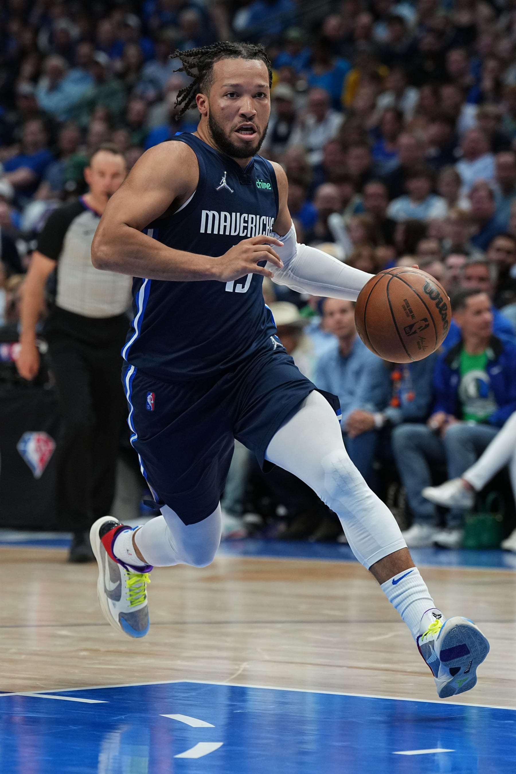DALLAS, TX - MAY 22: Jalen Brunson #13 of the Dallas Mavericks dribbles the ball during Game 3 of the 2022 NBA Playoffs Western Conference Finals against the Golden State Warriors on May 22, 2022 at the American Airlines Center in Dallas, Texas. NOTE TO USER: User expressly acknowledges and agrees that, by downloading and or using this photograph, User is consenting to the terms and conditions of the Getty Images License Agreement. Mandatory Copyright Notice: Copyright 2022 NBAE (Photo by Glenn James/NBAE via Getty Images)