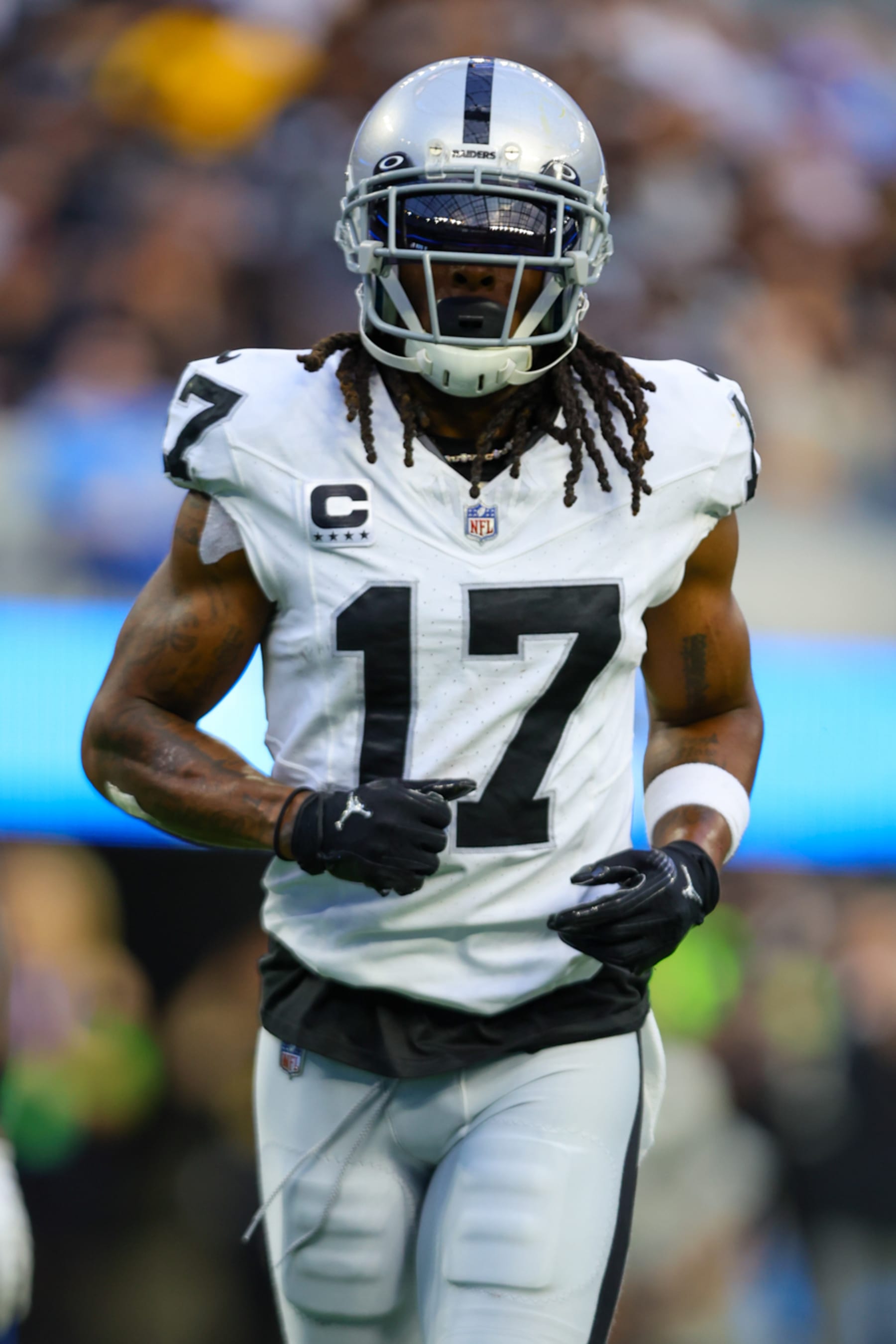 INGLEWOOD, CA - OCTOBER 1: Las Vegas Raiders wide receiver Davante Adams (17) runs to the line of scrimmage during the NFL regular season game between the Las Vegas Raiders and the Los Angeles Chargers on October 1, 2023, at SoFi Stadium in Inglewood, CA. (Photo by Jordon Kelly/Icon Sportswire via Getty Images)