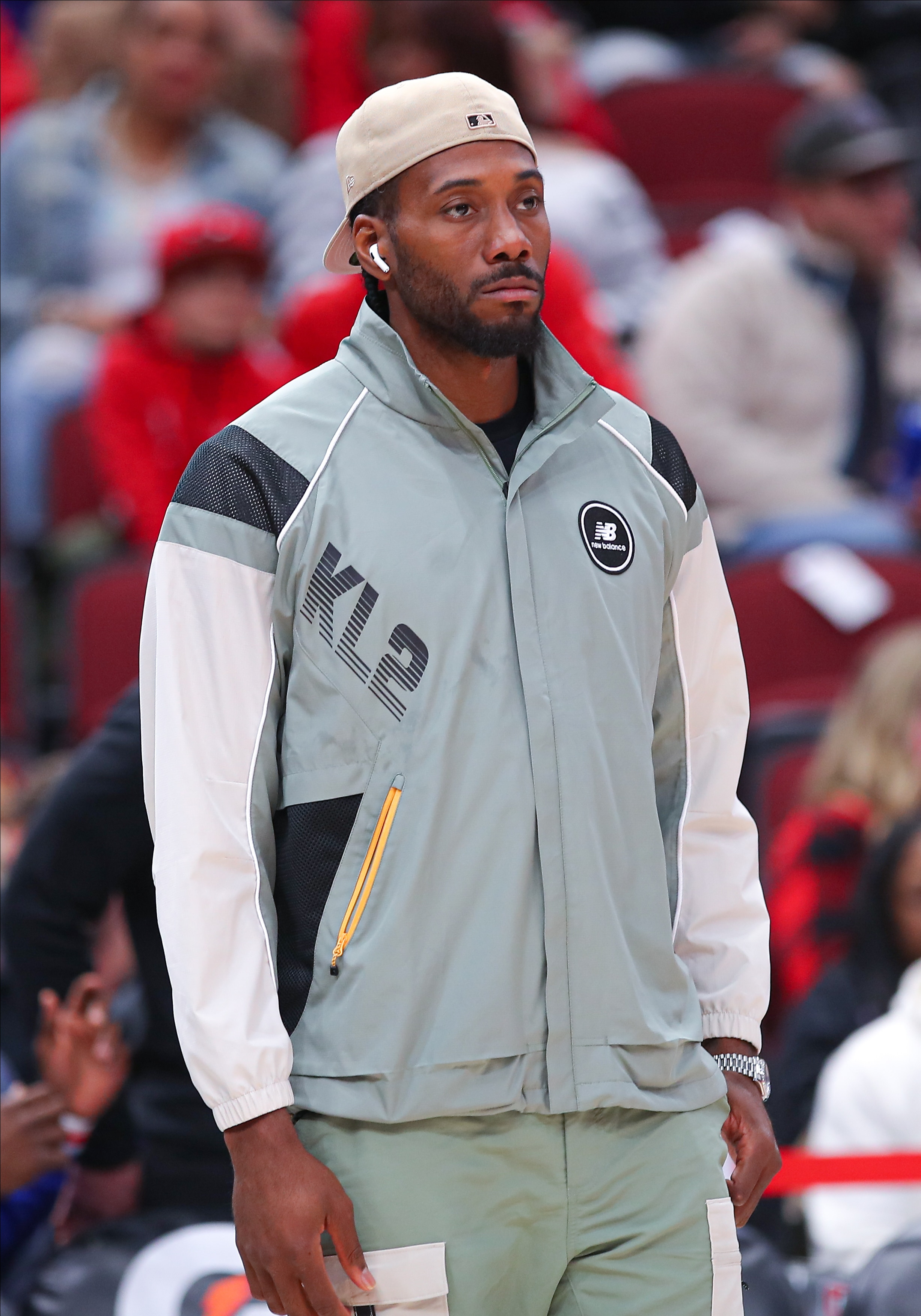 CHICAGO, IL - MARCH 31: Los Angeles Clippers forward Kawhi Leonard (2) looks on during a NBA game between the Los Angeles Clippers and the Chicago Bulls on March 31, 2022 at the United Center in Chicago, IL. (Photo by Melissa Tamez/Icon Sportswire via Getty Images)