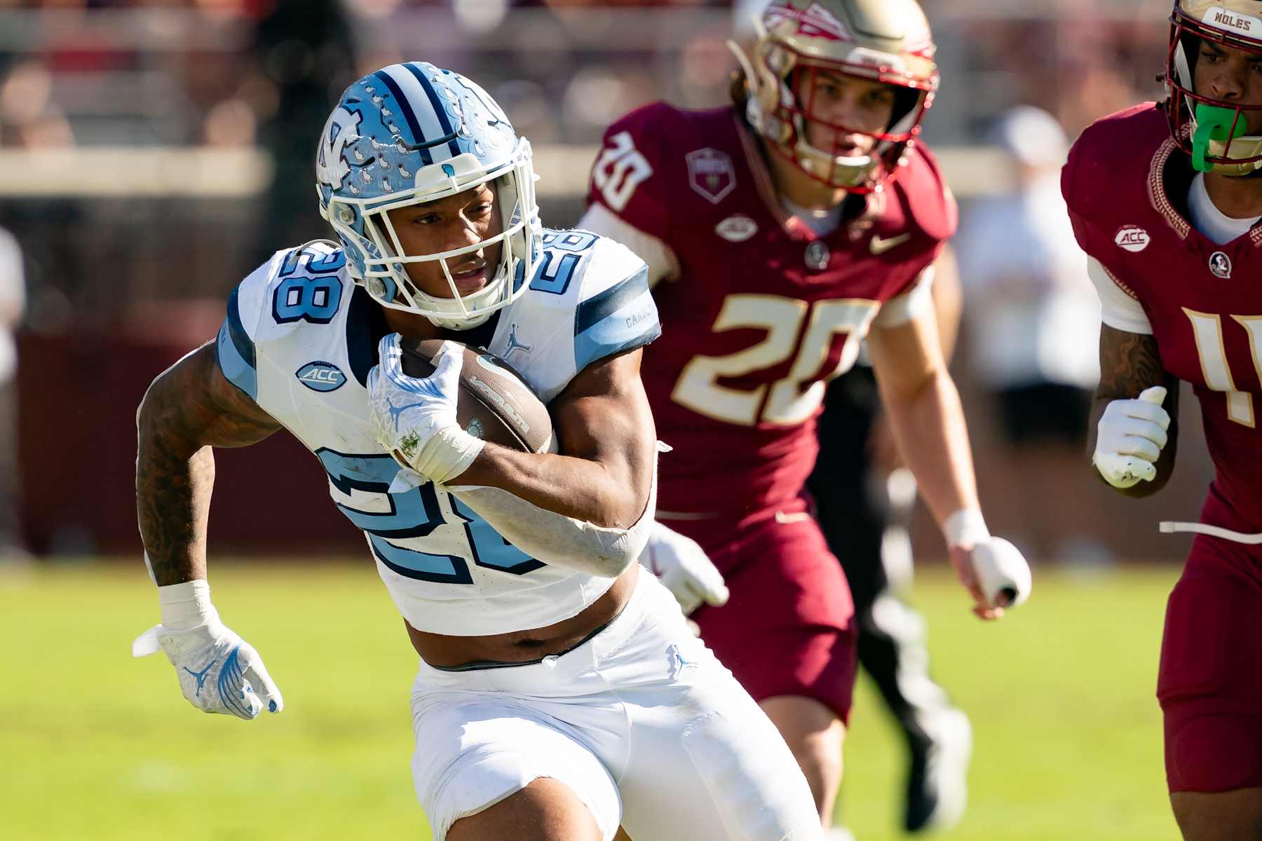 TALLAHASSEE, FL - NOVEMBER 02: North Carolina Tar Heels running back Omarion Hampton (28) breaks free during a college football game between the North Carolina Tar Heels and Florida State Seminoles on November 2nd, 2024 at Doak Campbell in Tallahassee, FL. (Photo by Chris Leduc/Icon Sportswire via Getty Images)