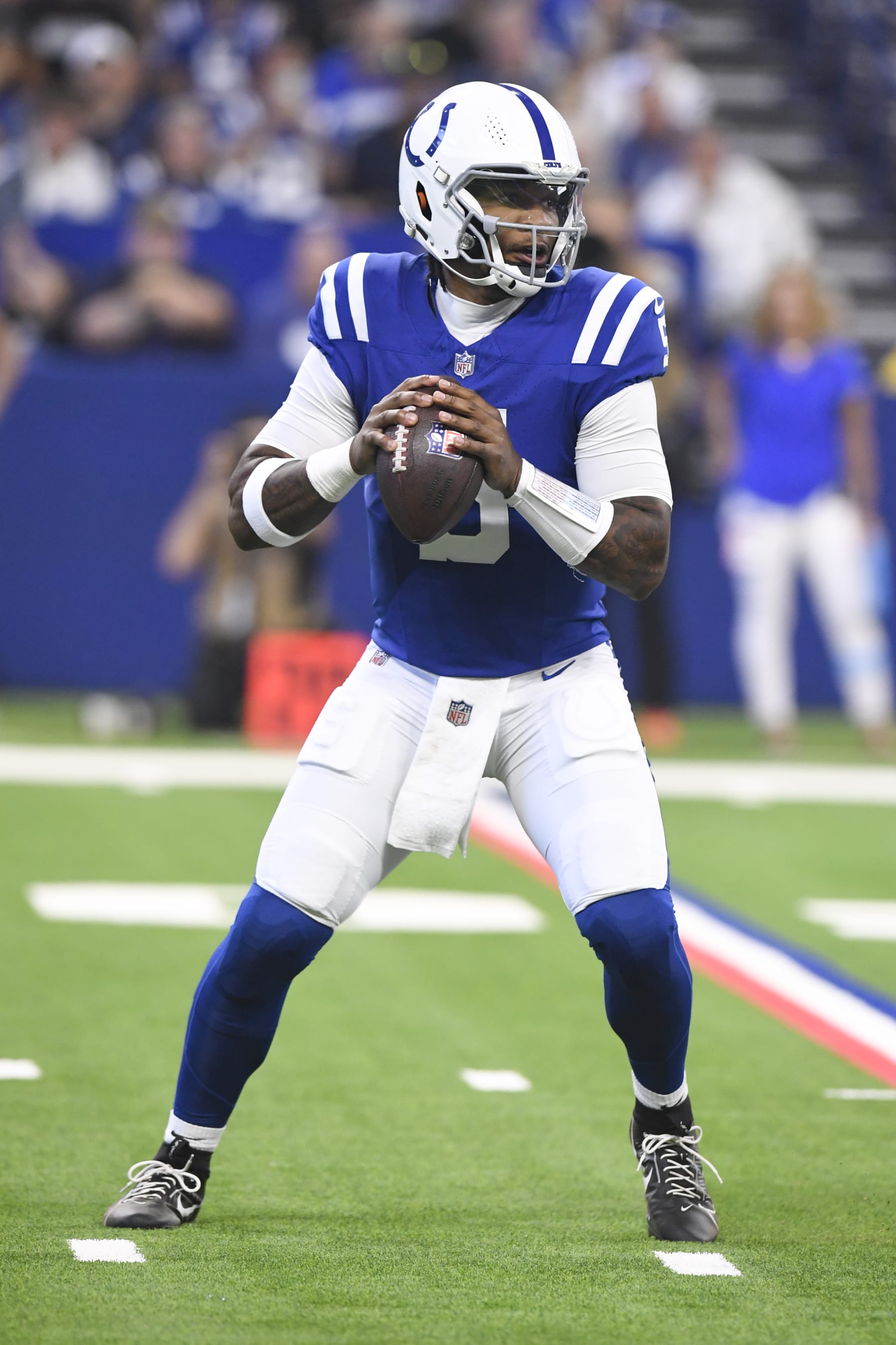 INDIANAPOLIS, IN - AUGUST 11: Indianapolis Colts Quarterback Anthony Richardson (5) looks to pass during the NFL Preseason game between the Denver Broncos and the Indianapolis Colts on August 11, 2024, at Lucas Oil Stadium in Indianapolis, Indiana. (Photo by Michael Allio/Icon Sportswire via Getty Images)