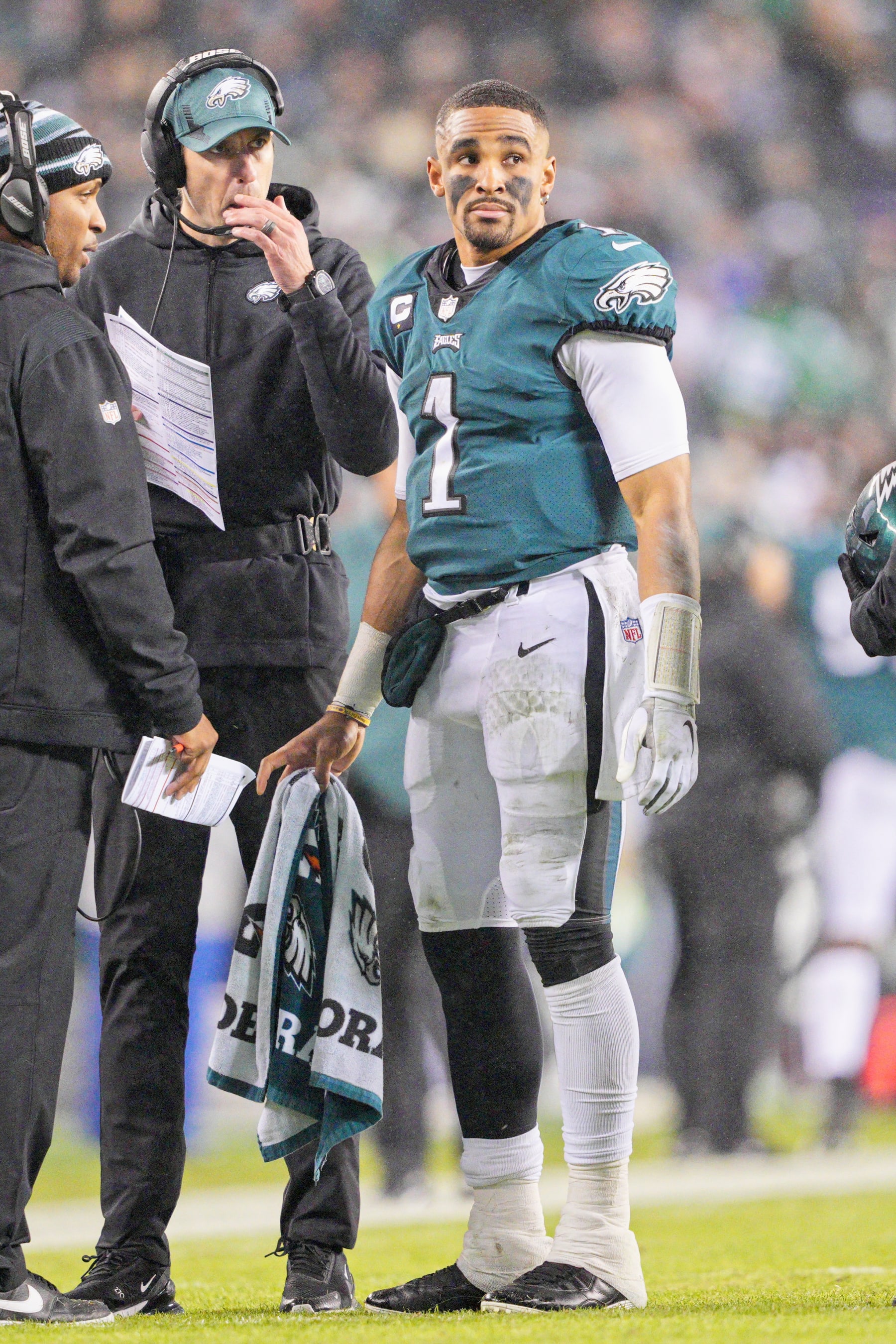 PHILADELPHIA, PA - DECEMBER 19: Philadelphia Eagles quarterback Jalen Hurts (1) converses with Philadelphia Eagles offensive coordinator Shane Steichen during the game between the Washington Football Team and the Philadelphia Eagles on December 21, 2021 at Lincoln Financial Field in Philadelphia, PA. (Photo by Andy Lewis/Icon Sportswire via Getty Images)
