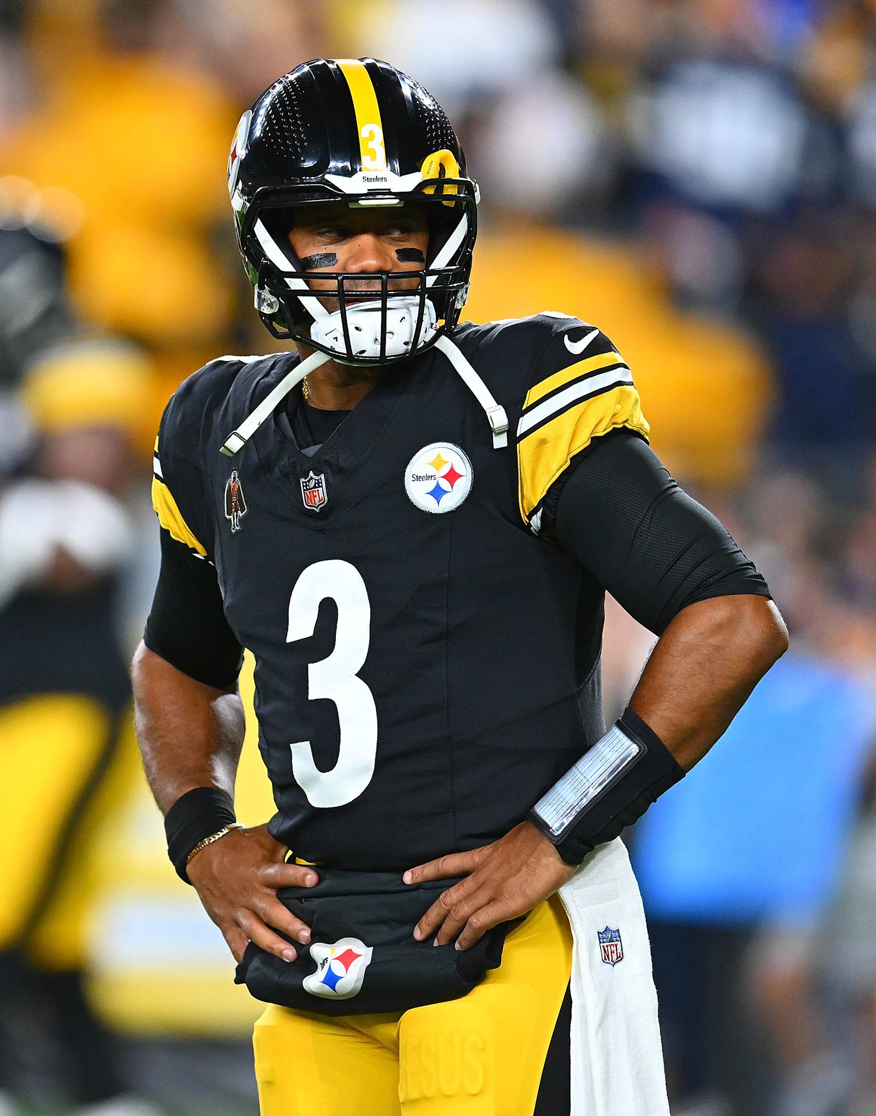PITTSBURGH, PENNSYLVANIA - OCTOBER 6:  Russell Wilson #3 of the Pittsburgh Steelers warms uo prior to the game against the Dallas Cowboys at Acrisure Stadium on October 6, 2024 in Pittsburgh, Pennsylvania. (Photo by Joe Sargent/Getty Images)