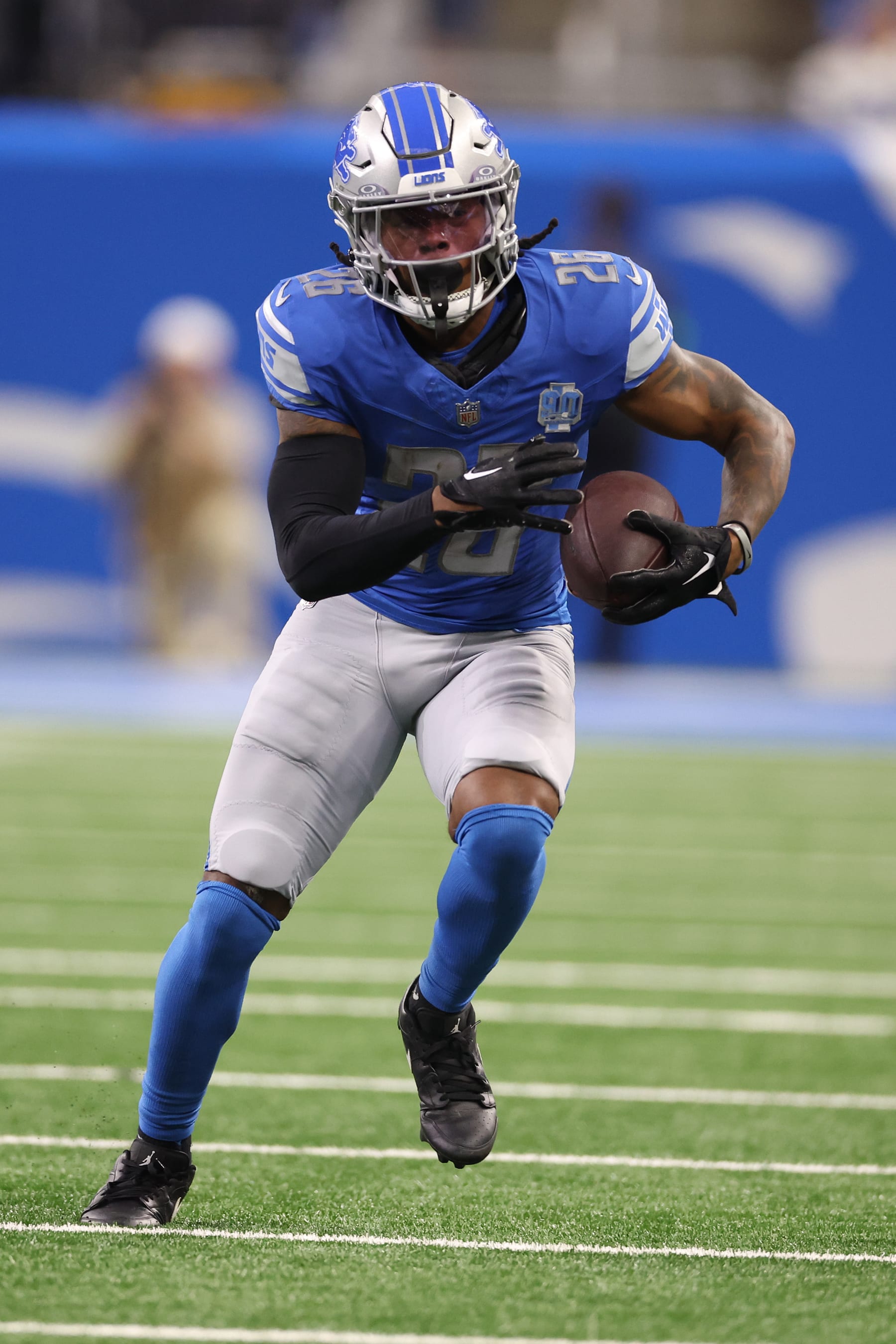 DETROIT, MICHIGAN - SEPTEMBER 17: Jahmyr Gibbs #26 of the Detroit Lions plays against the Seattle Seahawks at Ford Field on September 17, 2023 in Detroit, Michigan. (Photo by Gregory Shamus/Getty Images)
