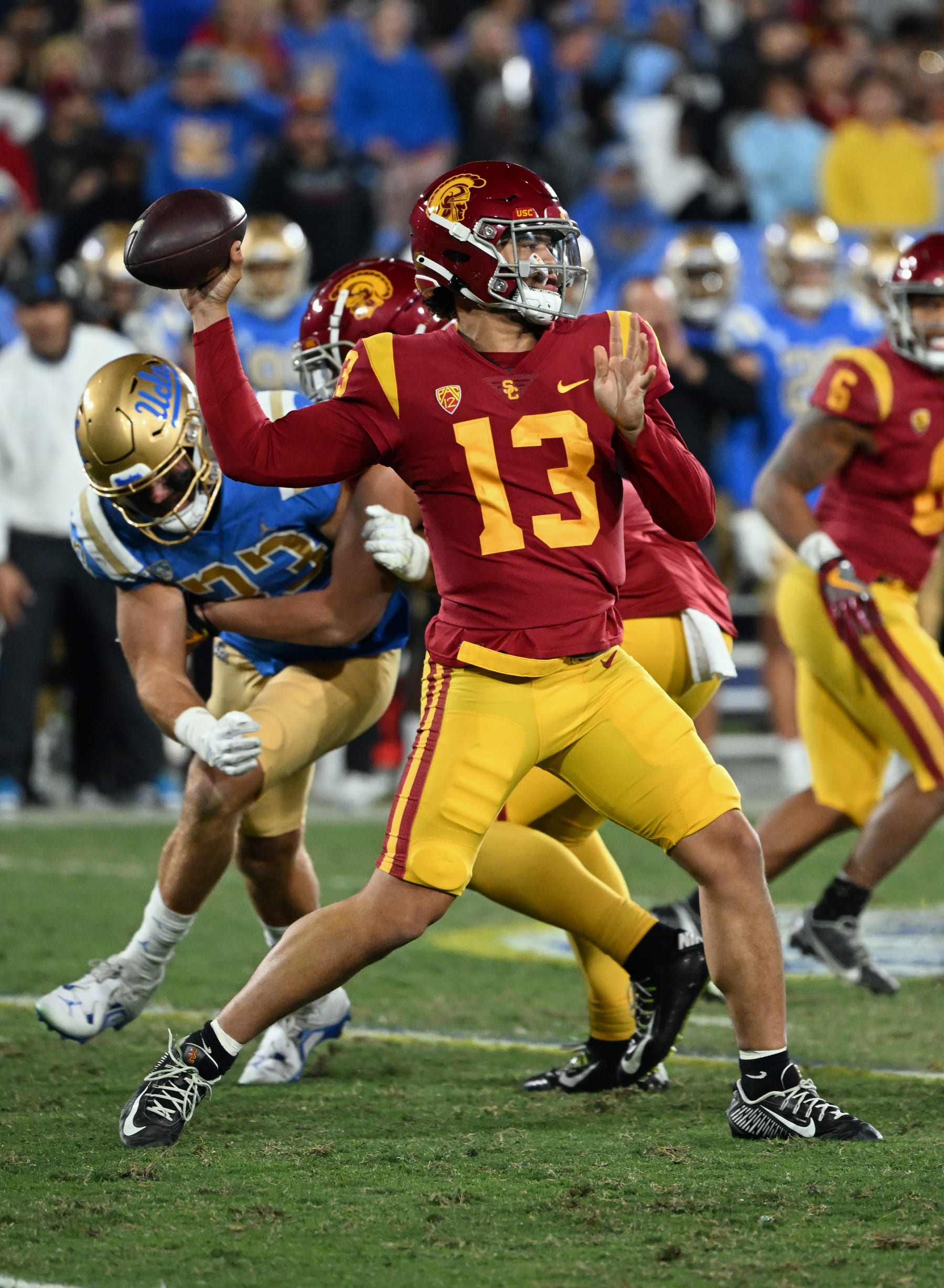 PASADENA, CA - NOVEMBER 19: USC Trojans quarterback Caleb Williams (13) throws a pass during a college football game against the UCLA Bruins played on November 19, 2022 at the Rose Bowl in Pasadena, CA. (Photo by John Cordes/Icon Sportswire via Getty Images)
