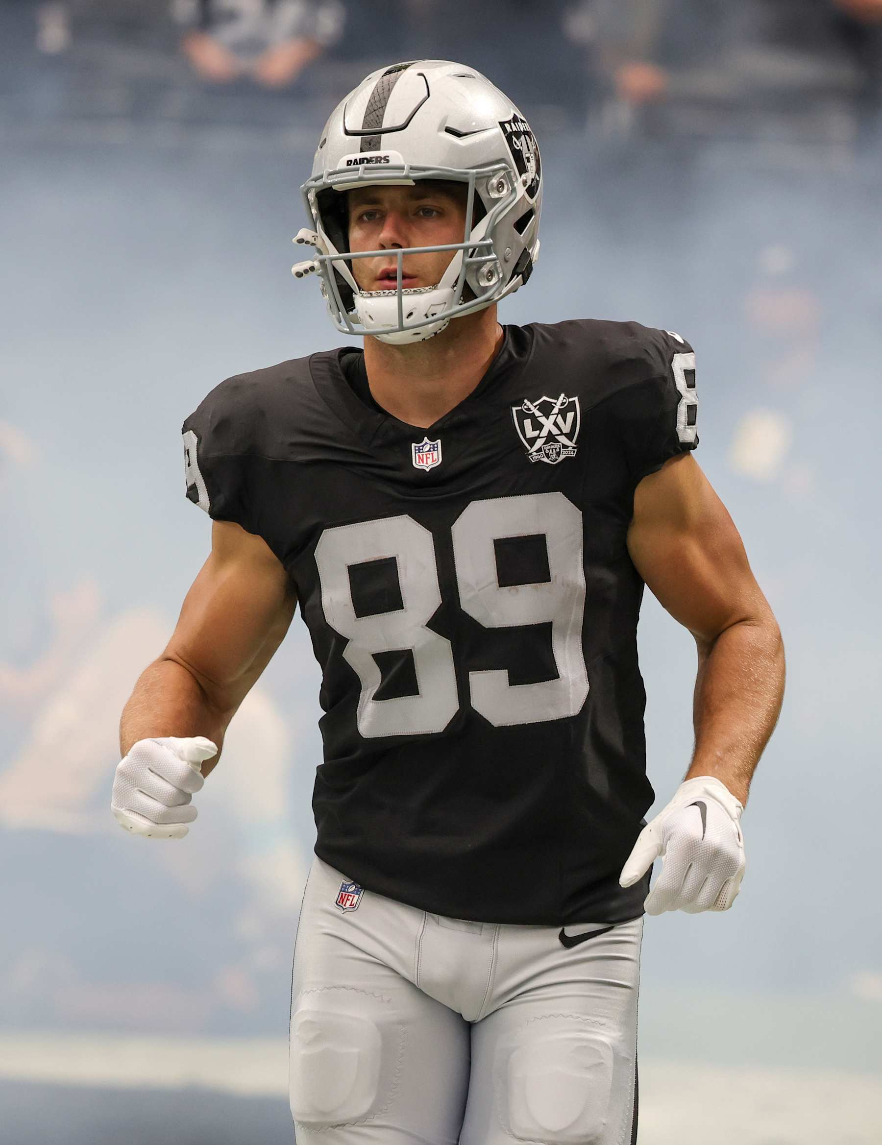 LAS VEGAS, NEVADA - OCTOBER 13: Brock Bowers #89 of the Las Vegas Raiders runs onto the field for a game against the Pittsburgh Steelers at Allegiant Stadium on October 13, 2024 in Las Vegas, Nevada. The Steelers defeated the Raiders 32-13. (Photo by Ethan Miller/Getty Images)