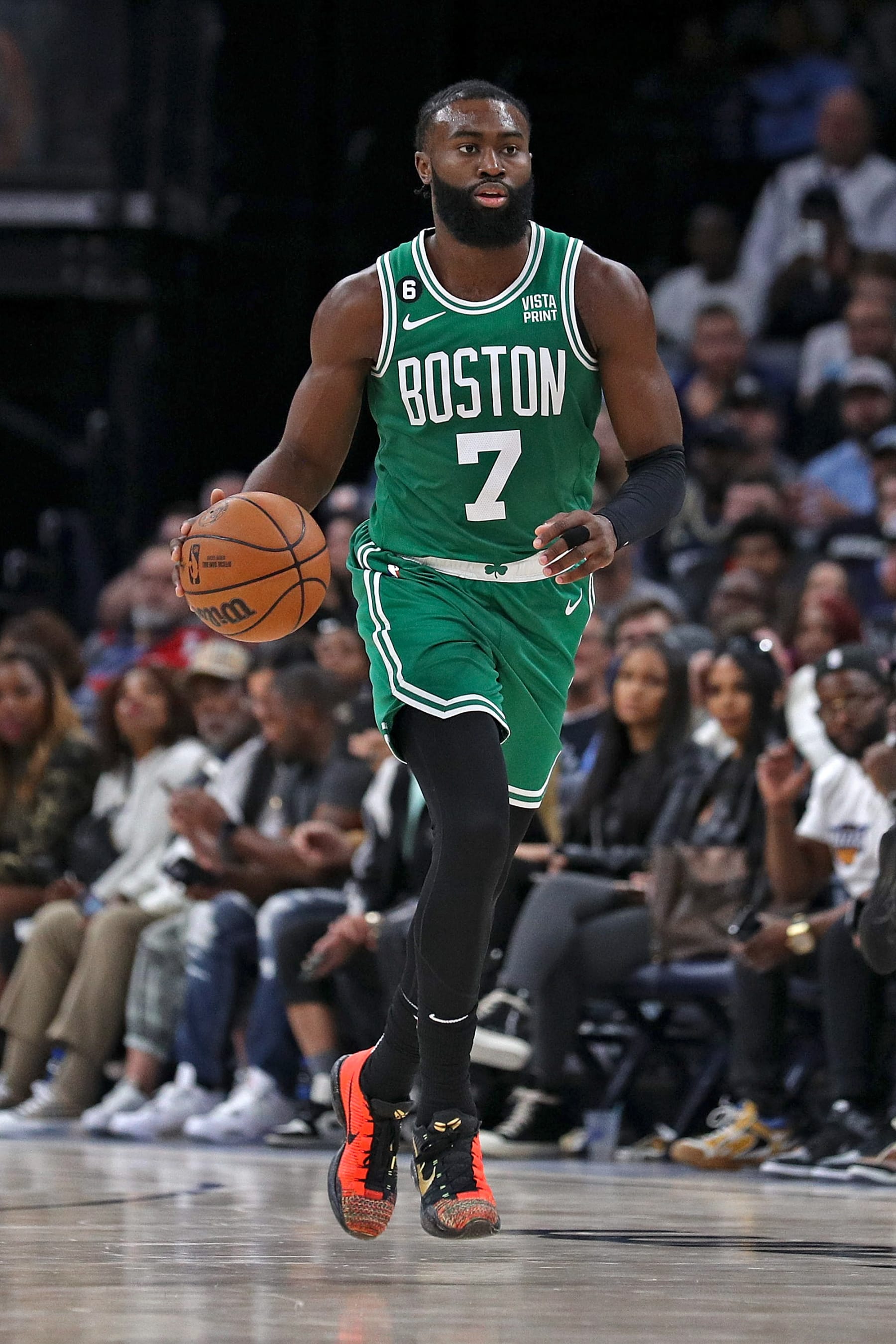 MEMPHIS, TENNESSEE - NOVEMBER 07: Jaylen Brown #7 of the Boston Celtics brings the ball up court during the first half of the game against the Memphis Grizzlies at FedExForum on November 07, 2022 in Memphis, Tennessee. NOTE TO USER: User expressly acknowledges and agrees that, by downloading and or using this photograph, User is consenting to the terms and conditions of the Getty Images License Agreement. (Photo by Justin Ford/Getty Images)