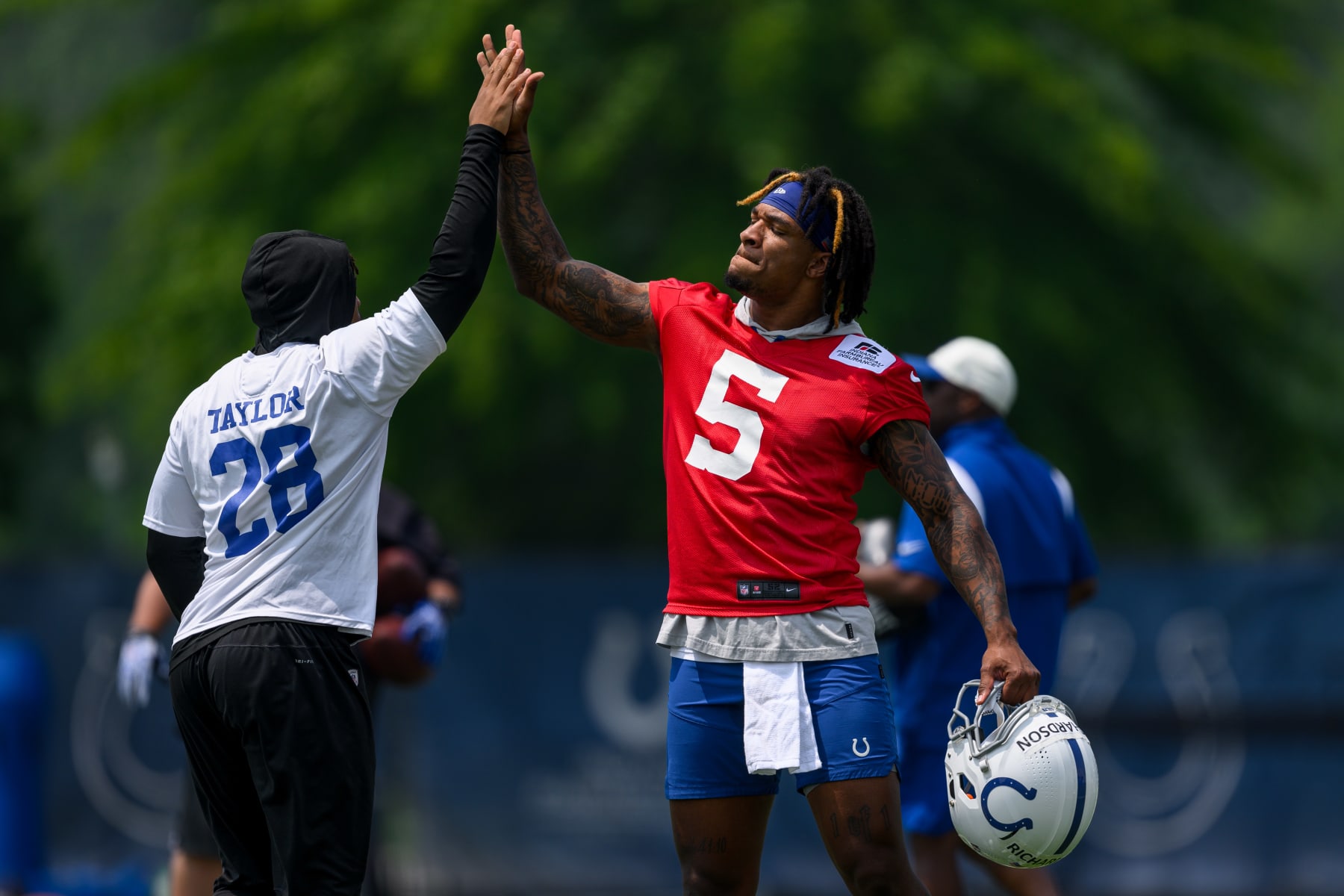 Indianapolis Colts running back Jonathan Taylor (left) and quarterback Anthony Richardson (right)
