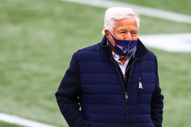 FOXBOROUGH, MA - JANUARY 03:  New England Patriots Owner Robert Kraft looks on before a game against the New York Jets at Gillette Stadium on January 3, 2021 in Foxborough, Massachusetts. (Photo by Adam Glanzman/Getty Images)