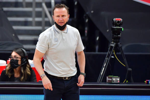 TAMPA, FLORIDA - APRIL 05: Head coach Scott Brooks of the Washington Wizards looks on during the first half against the Toronto Raptors at Amalie Arena on April 05, 2021 in Tampa, Florida. NOTE TO USER: User expressly acknowledges and agrees that, by downloading and or using this photograph, User is consenting to the terms and conditions of the Getty Images License Agreement.  (Photo by Julio Aguilar/Getty Images)