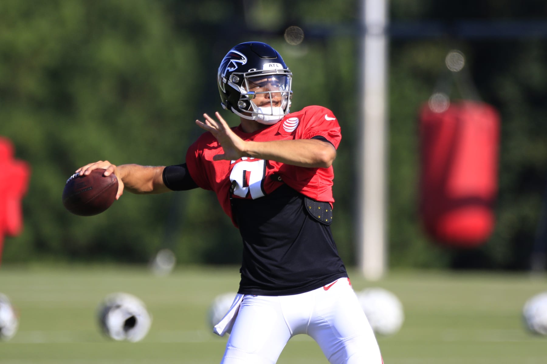 FLOWERY BRANCH, GA - AUGUST 05: Atlanta Falcons quarterback Desmond Ridder #9 warms up on the field during Atlanta Falcons training camp on August 5, 2023 at IBM Performance Field in Flowery Branch, GA.(Photo by Jeff Robinson/Icon Sportswire via Getty Images)