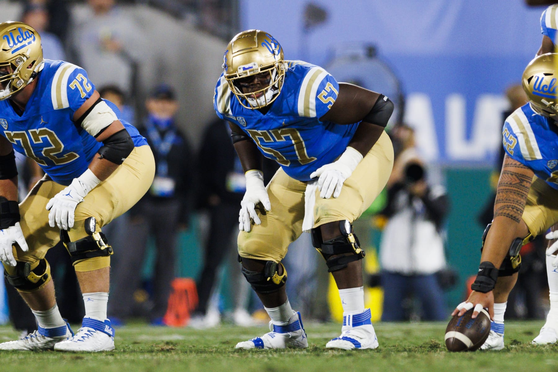 PASADENA, CA - NOVEMBER 19: UCLA Bruins offensive lineman Jon Gaines II (57) in an offensive stance during the NCAA college football game between the USC Trojans and the UCLA Bruins on November 19, 2022 at the Rose Bowl Stadium in Pasadena, CA. (Photo by Ric Tapia/Icon Sportswire via Getty Images)