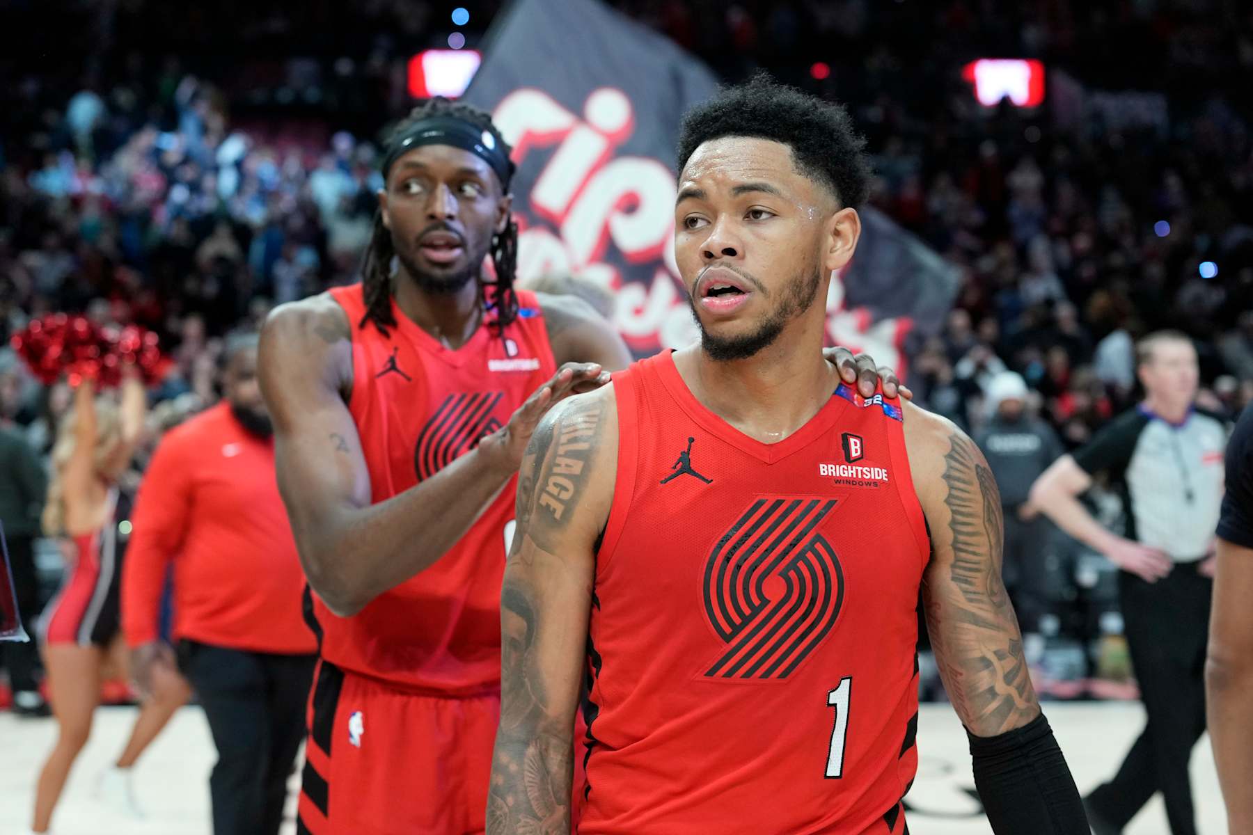 PORTLAND, OREGON - FEBRUARY 06: Anfernee Simons #1 of the Portland Trail Blazers celebrates a 108-102 win against the Sacramento Kings at Moda Center on February 06, 2025 in Portland, Oregon. NOTE TO USER: User expressly acknowledges and agrees that, by downloading and or using this photograph, User is consenting to the terms and conditions of the Getty Images License Agreement.  (Photo by Soobum Im/Getty Images)