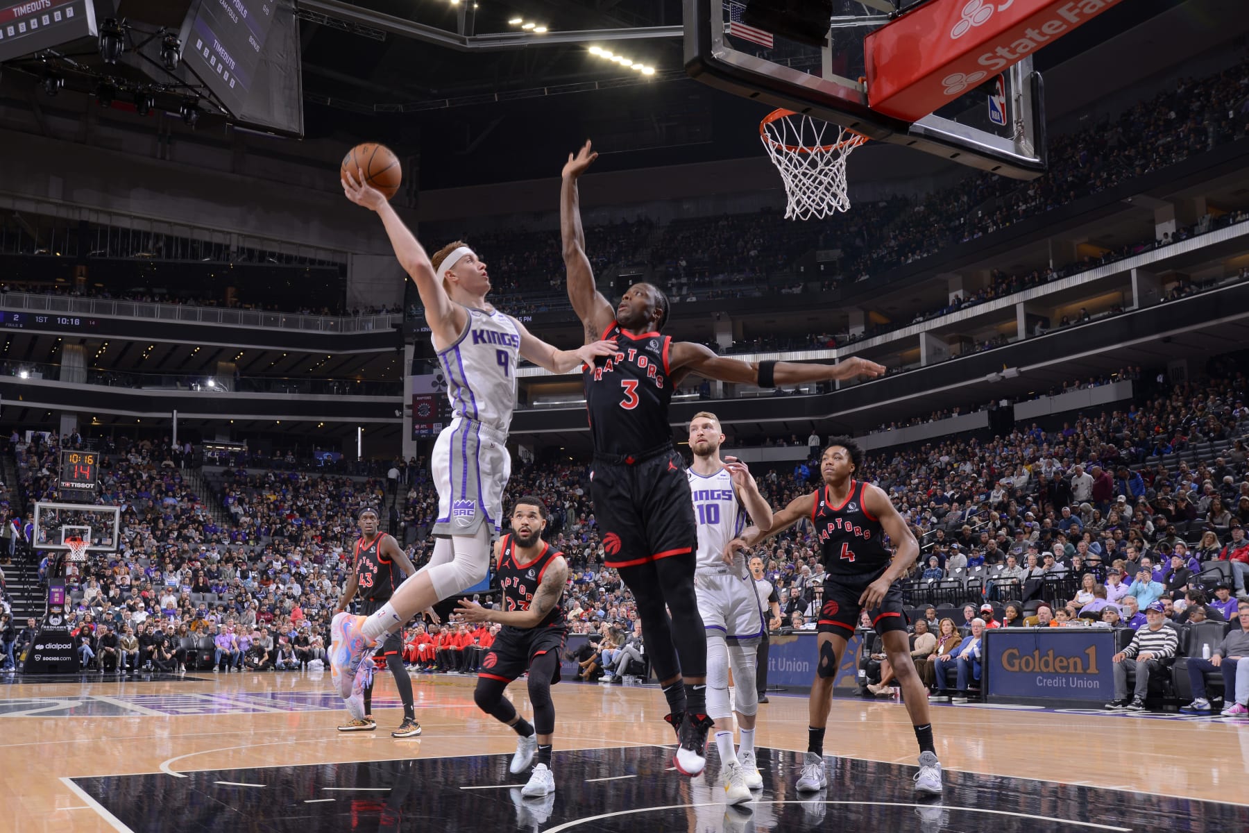 SACRAMENTO, CA - JANUARY 25: Kevin Huerter #9 of the Sacramento Kings drives to the basket during the game against the Toronto Raptors on January 25, 2023 at Golden 1 Center in Sacramento, California. NOTE TO USER: User expressly acknowledges and agrees that, by downloading and or using this Photograph, user is consenting to the terms and conditions of the Getty Images License Agreement. Mandatory Copyright Notice: Copyright 2023 NBAE (Photo by Rocky Widner/NBAE via Getty Images)