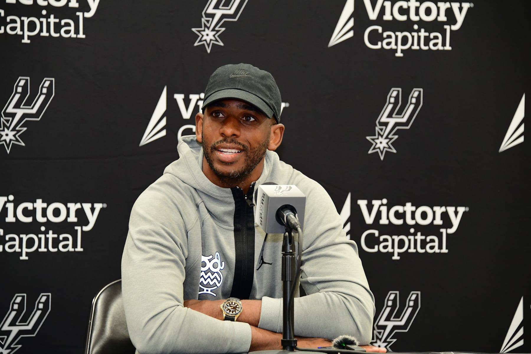 San Antonio TX, - July 9, 2024: Chris Paul talks to the media during the Spurs Press Conference July 9, 2024 at the Victory Capital Center in San Antonio Texas. NOTE TO USER: User expressly acknowledges and agrees that, by downloading and or using this photograph, user is consenting to the terms and conditions of the Getty Images License Agreement. Mandatory Copyright Notice: Copyright 2024 NBAE (Photos by Michael Gonzales/NBAE via Getty Images)
