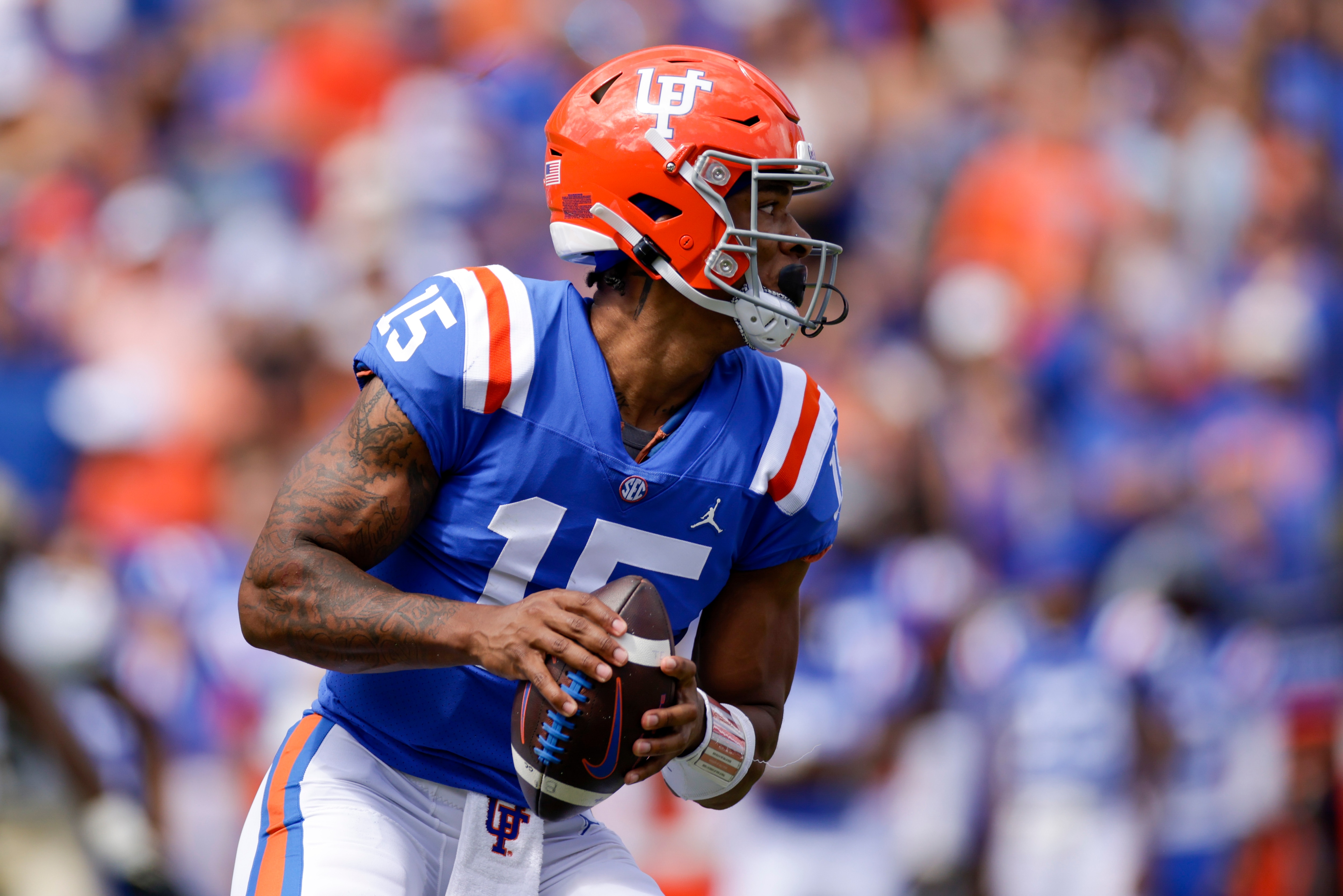 GAINESVILLE, FL - OCTOBER 09: Florida Gators quarterback Anthony Richardson (15) during the game between the Vanderbilt Commodores and the Florida Gators on October 9, 2021 at Ben Hill Griffin Stadium in Gainesville, Fl. (Photo by David Rosenblum/Icon Sportswire via Getty Images)