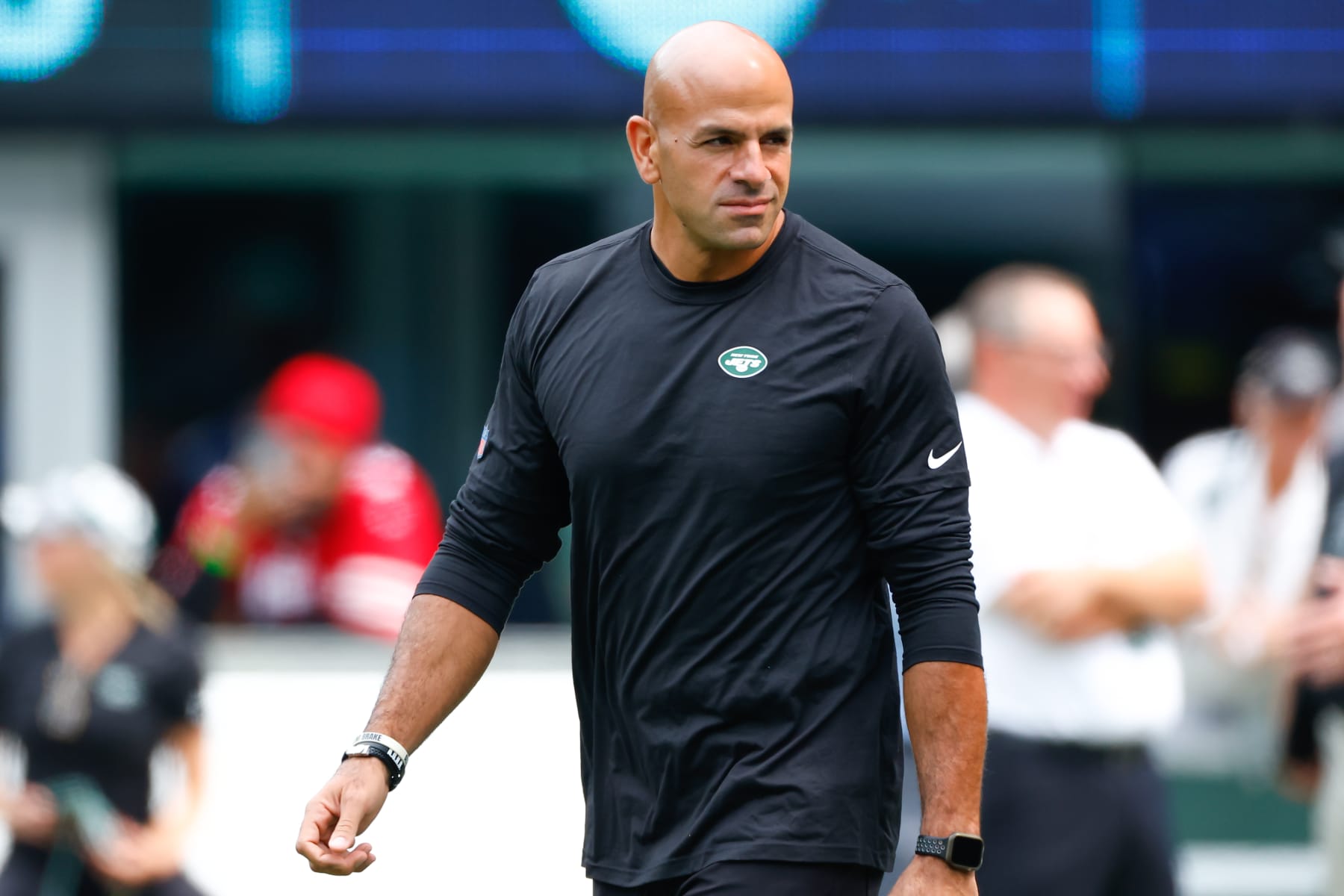 EAST RUTHERFORD, NJ - AUGUST 28:  New York Jets head coach Robert Saleh prior to the National Football League game between the New York Jets and the New York Giants on August 28, 2022 at MetLife Stadium in East Rutherford, New Jersey.   (Photo by Rich Graessle/Icon Sportswire via Getty Images)