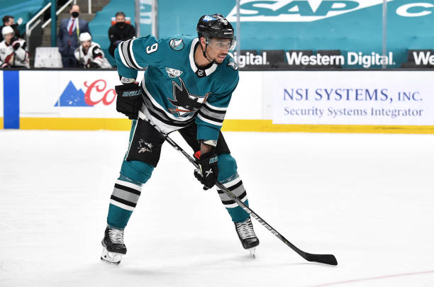 SAN JOSE, CA - APRIL 26: Evander Kane #9 of the San Jose Sharks prepares for the next play against the Arizona Coyotes at SAP Center on April 26, 2021 in San Jose, California. (Photo by Brandon Magnus/NHLI via Getty Images)