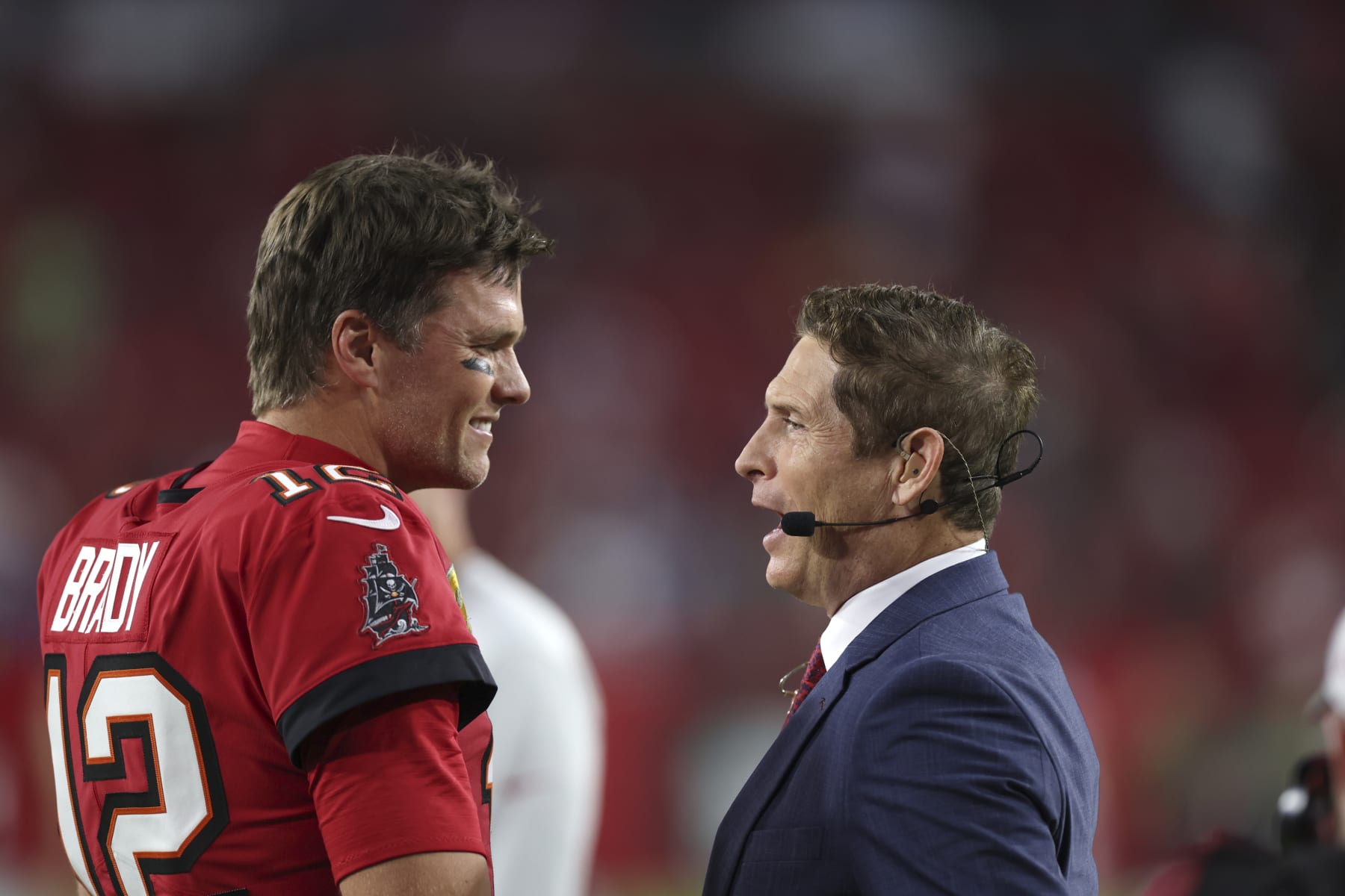 Football: Tampa Bay Buccaneers QB Tom Brady (12) with ESPN analyst Steve Young before game vs New York Giants at  Raymond James Stadium. Tampa, FL 11/22/2021 CREDIT: Simon Bruty (Photo by Simon Bruty/Sports Illustrated via Getty Images) (Set Number: X163871 TK1)