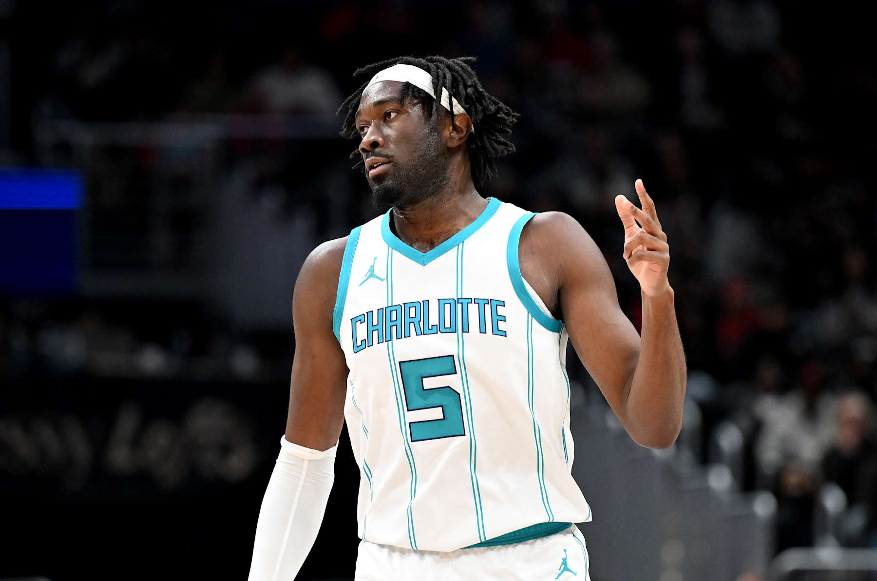WASHINGTON, DC - DECEMBER 26: Mark Williams #5 of the Charlotte Hornets celebrates during the game against the Washington Wizards at Capital One Arena on December 26, 2024 in Washington, DC. NOTE TO USER: User expressly acknowledges and agrees that, by downloading and or using this photograph, User is consenting to the terms and conditions of the Getty Images License Agreement.  (Photo by G Fiume/Getty Images)