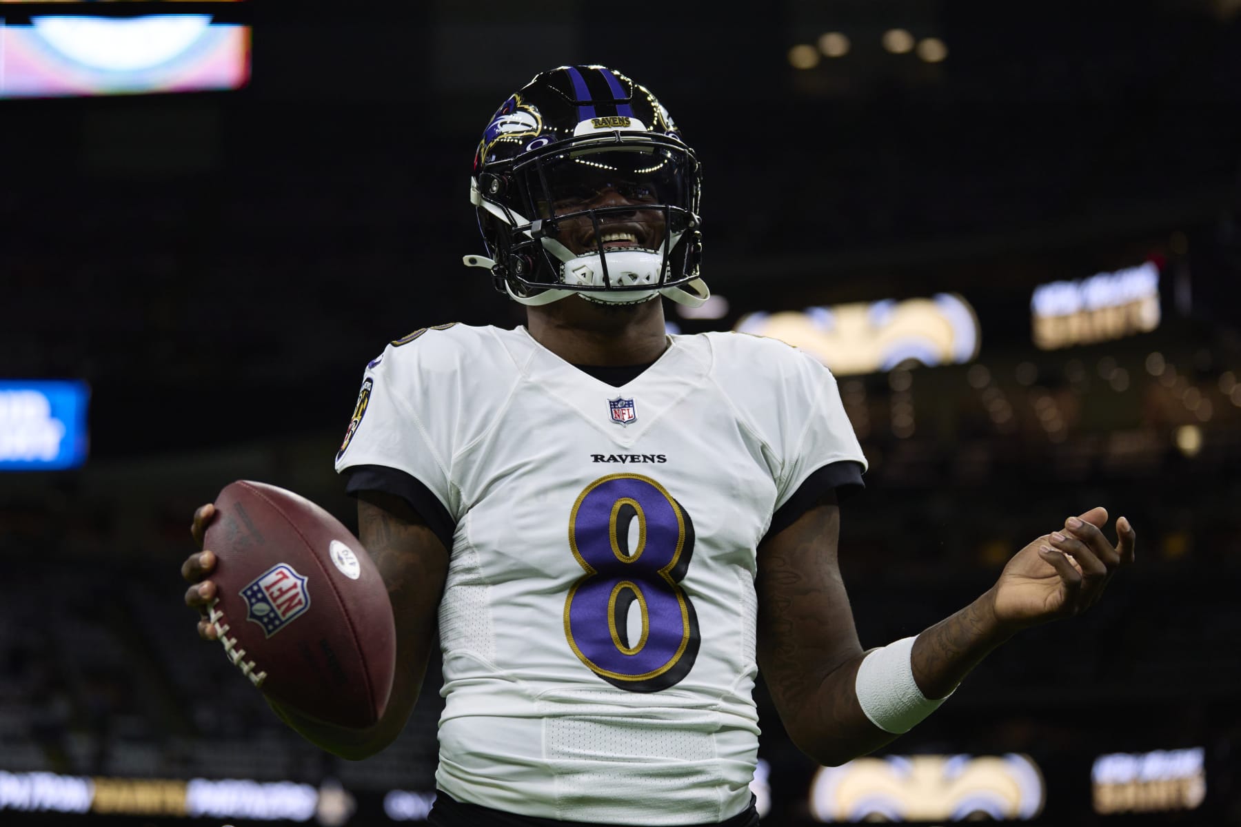 NEW ORLEANS, LA - NOVEMBER 07: Lamar Jackson #8 of the Baltimore Ravens warms up before kickoff against the New Orleans Saints at Caesars Superdome on November 7, 2022 in New Orleans, Louisiana. (Photo by Cooper Neill/Getty Images)