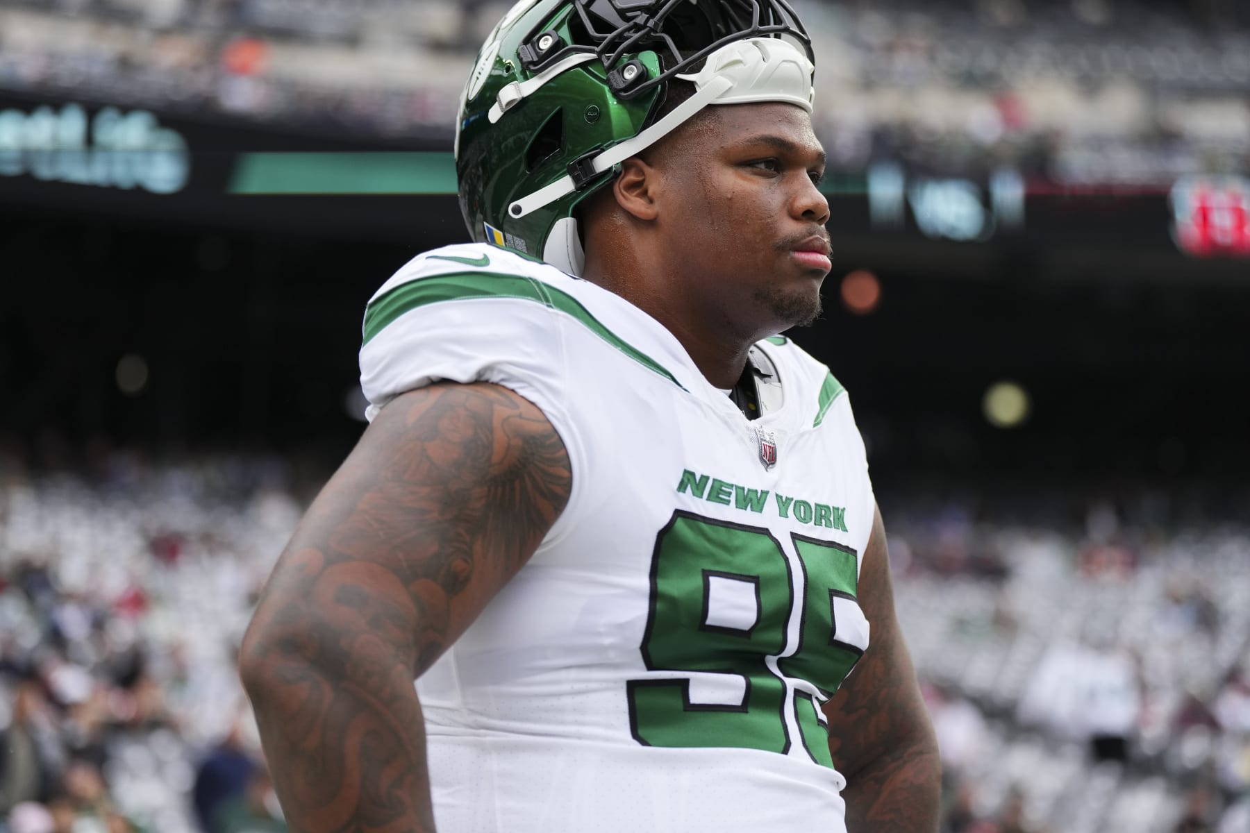 EAST RUTHERFORD, NJ - SEPTEMBER 25: Quinnen Williams #95 of the New York Jets warms up against the Cincinnati Bengals at MetLife Stadium on September 25, 2022 in East Rutherford, New Jersey. (Photo by Cooper Neill/Getty Images)