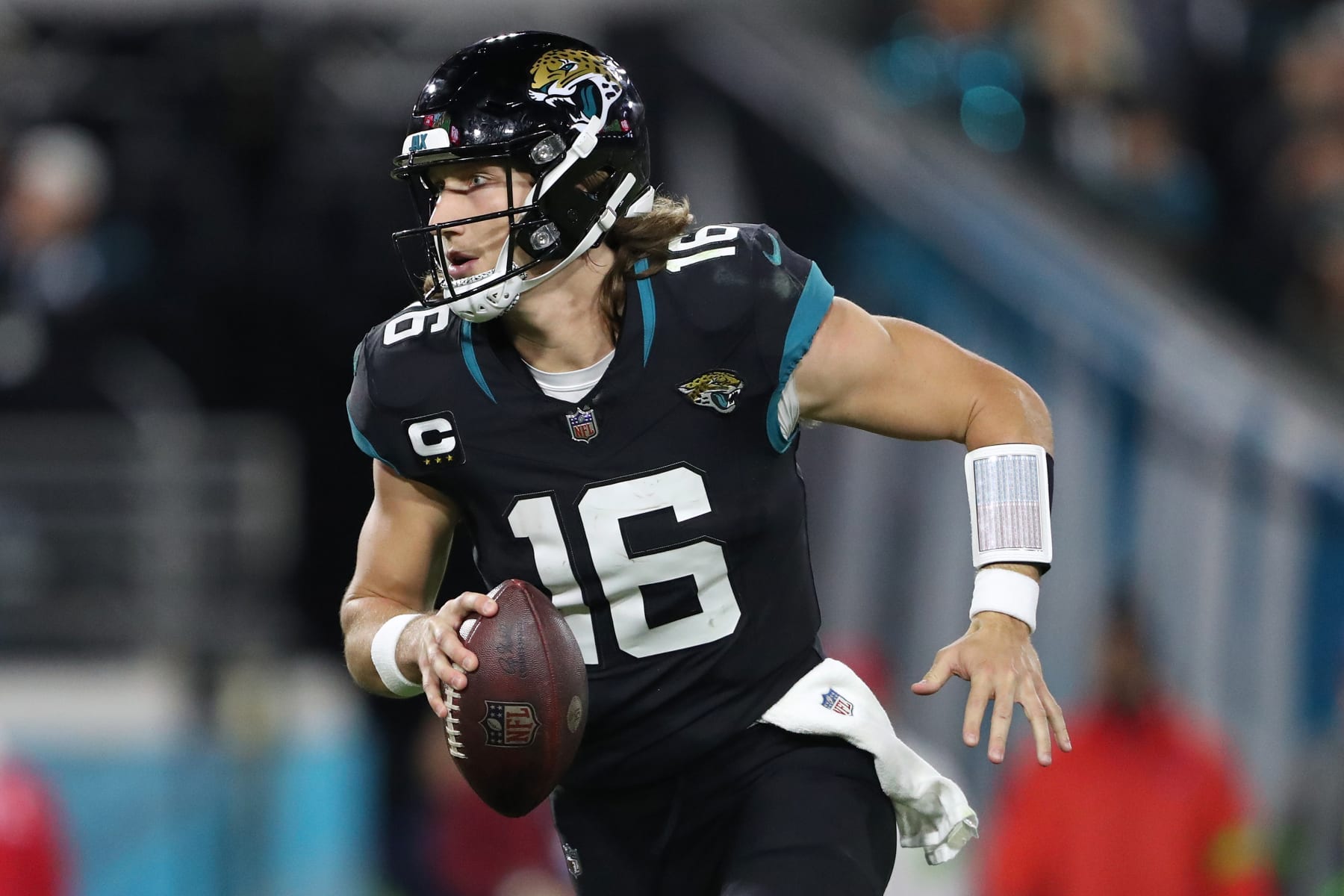 JACKSONVILLE, FLORIDA - DECEMBER 04: Trevor Lawrence #16 of the Jacksonville Jaguars in action during the second half of a game against the Cincinnati Bengals at EverBank Stadium on December 04, 2023 in Jacksonville, Florida. (Photo by Courtney Culbreath/Getty Images)