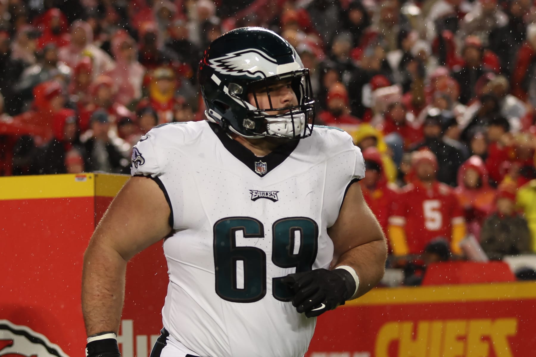 KANSAS CITY, MO - NOVEMBER 20: Philadelphia Eagles guard Landon Dickerson (69) before an NFL football game between the Philadelphia Eagles and Kansas City Chiefs on Nov 20, 2023 at GEHA Field at Arrowhead Stadium in Kansas City, MO. (Photo by Scott Winters/Icon Sportswire via Getty Images)