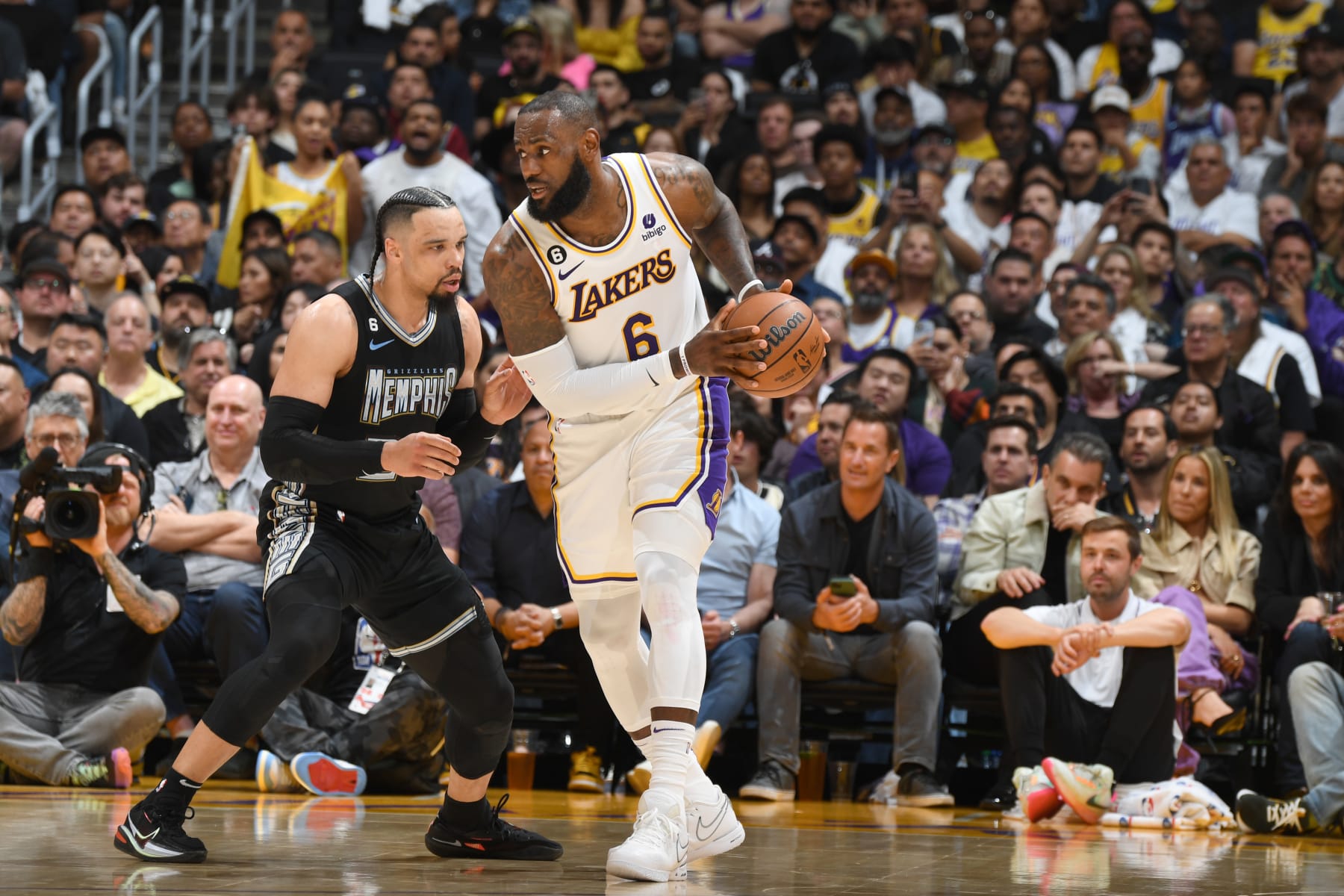 LOS ANGELES, CA - APRIL 22: Dillon Brooks #24 of the Memphis Grizzlies plays defense on LeBron James #6 of the Los Angeles Lakers during Round 1 Game 3 of the 2023 NBA Playoffs on APRIL 22, 2023 at Crypto.Com Arena in Los Angeles, California. NOTE TO USER: User expressly acknowledges and agrees that, by downloading and/or using this Photograph, user is consenting to the terms and conditions of the Getty Images License Agreement. Mandatory Copyright Notice: Copyright 2023 NBAE (Photo by Andrew D. Bernstein/NBAE via Getty Images)