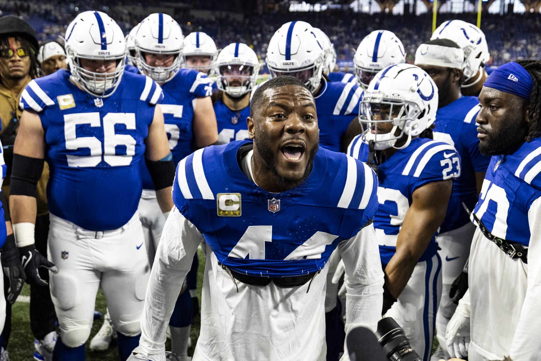 INDIANAPOLIS, INDIANA - NOVEMBER 26: Zaire Franklin #44 of the Indianapolis Colts leads the huddle before the game against the Tampa Bay Buccaneers at Lucas Oil Stadium on November 26, 2023 in Indianapolis, Indiana. The Colts beat the Buccaneers 27-20. (Photo by Lauren Leigh Bacho/Getty Images)