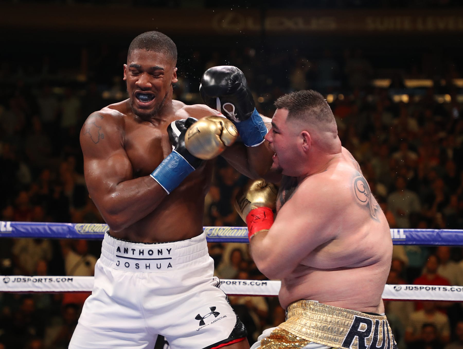 NEW YORK, NEW YORK - JUNE 01:  Andy Ruiz Jr  punches Anthony Joshua after their IBF/WBA/WBO heavyweight title fight at Madison Square Garden on June 01, 2019 in New York City. (Photo by Al Bello/Getty Images)